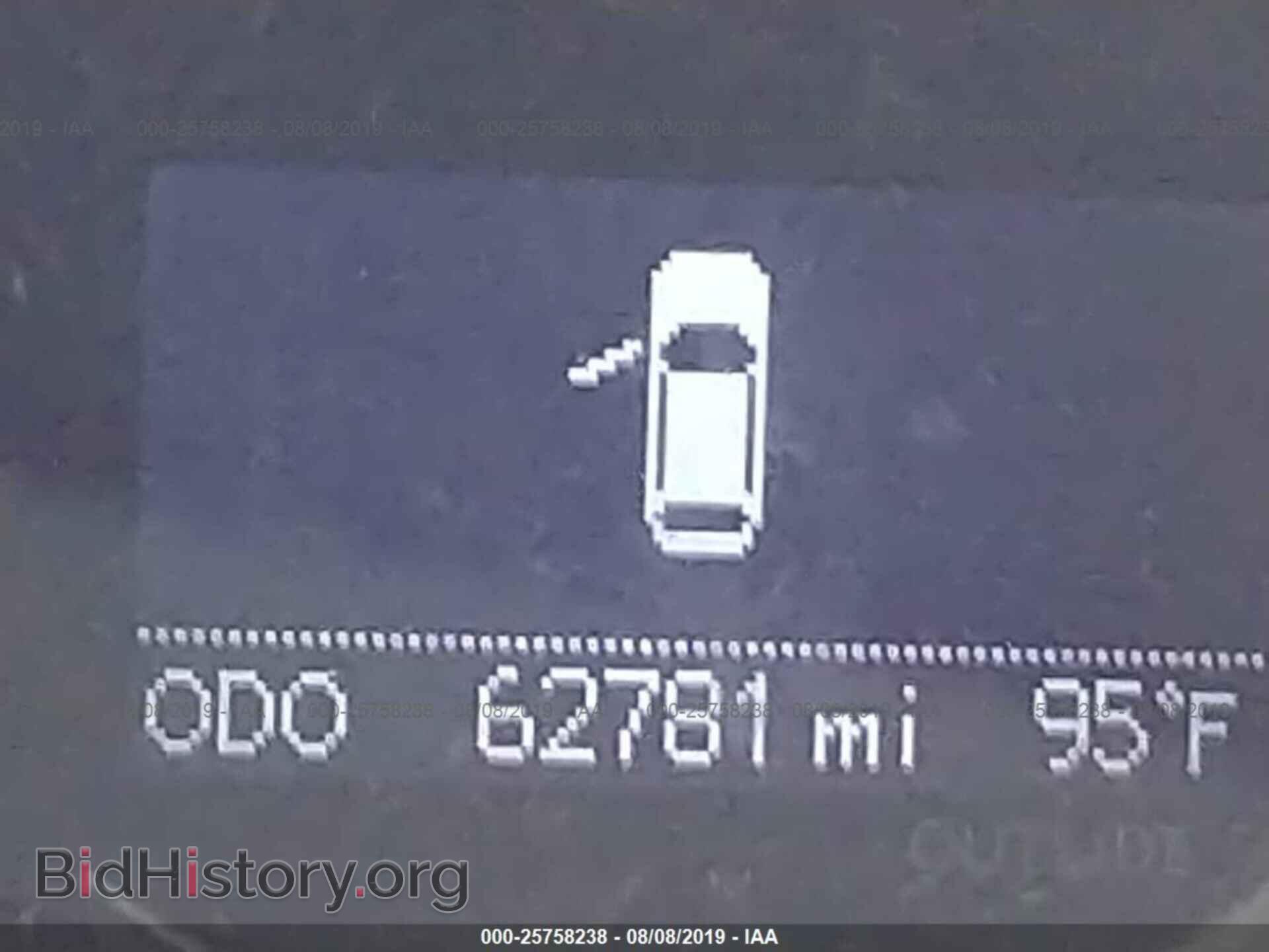 2011 LEXUS CT - VIN: JTHKD5BH4B2011084 - Фото 7