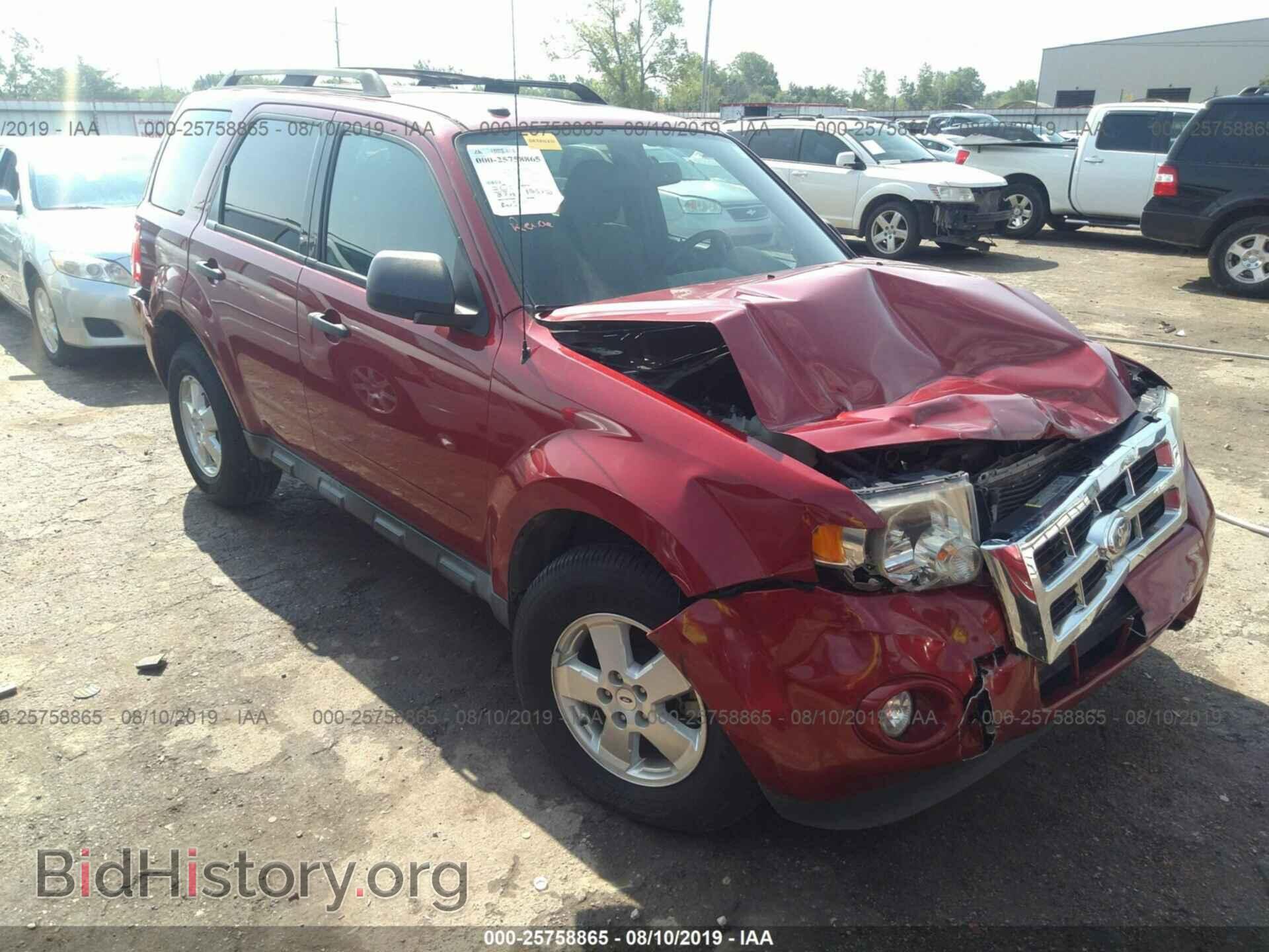 Photo 1FMCU0D75BKB19383 - FORD ESCAPE 2011