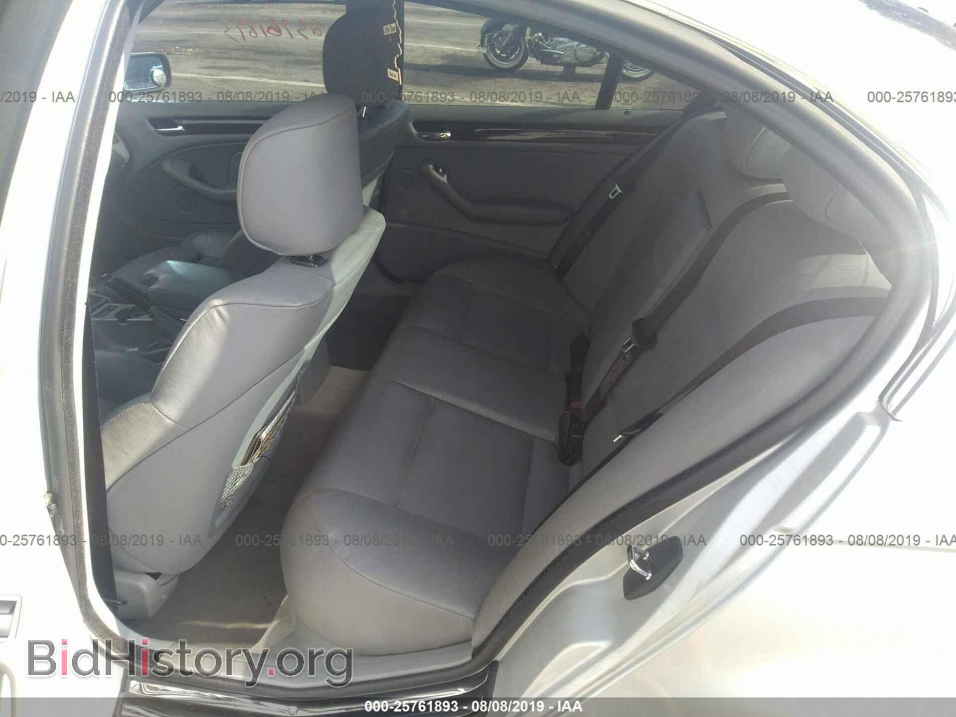 2003 BMW 330 - VIN: WBAEV53423KM29617 - Фото 8