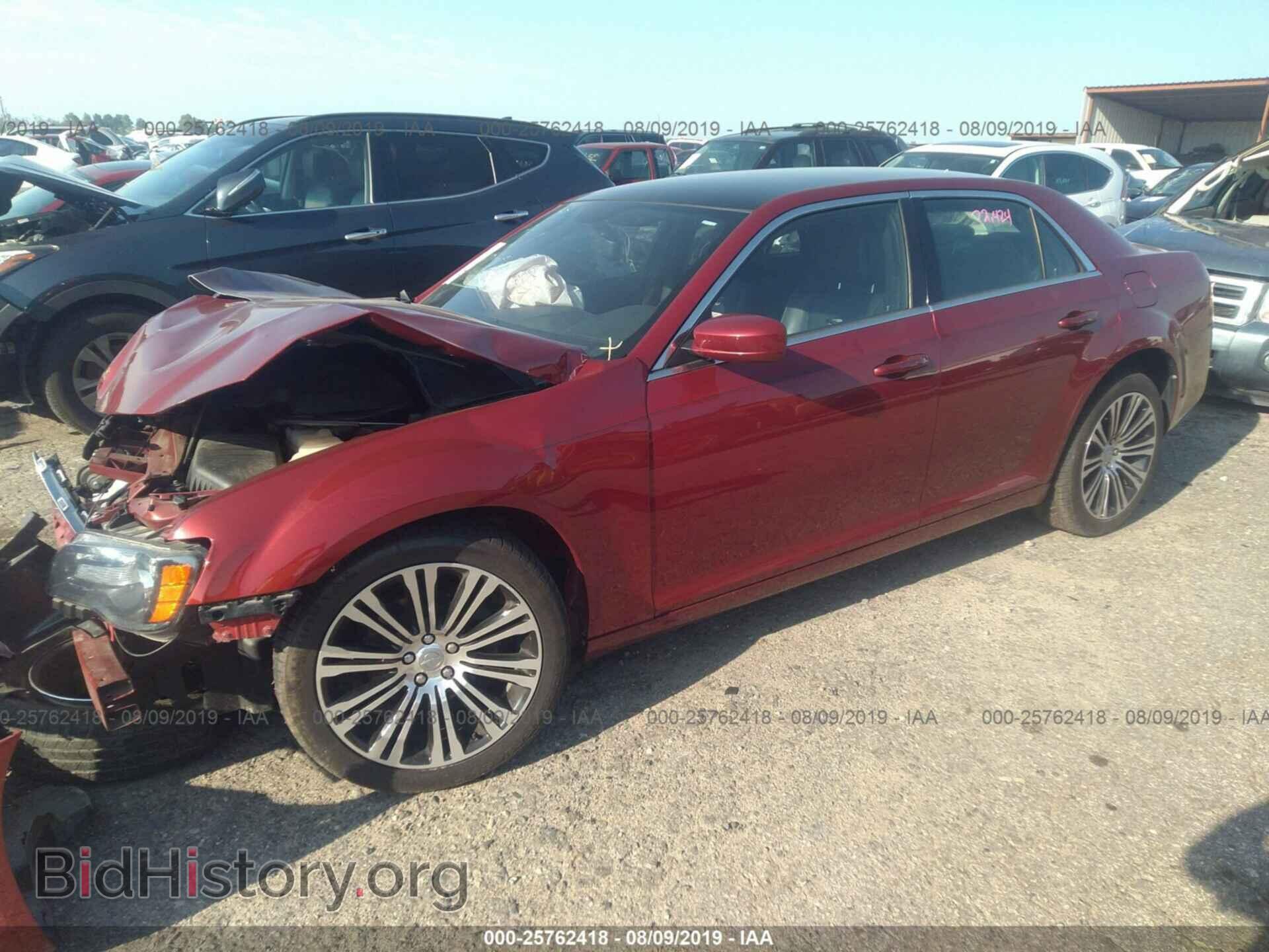 2014 CHRYSLER 300 - VIN: 2C3CCABG2EH183722 - Фото 2