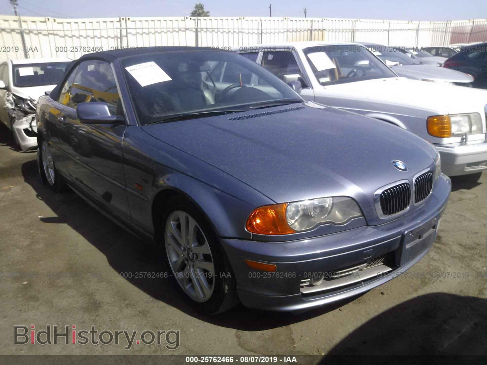 Photo WBABS53472JU94351 - BMW 330 2002