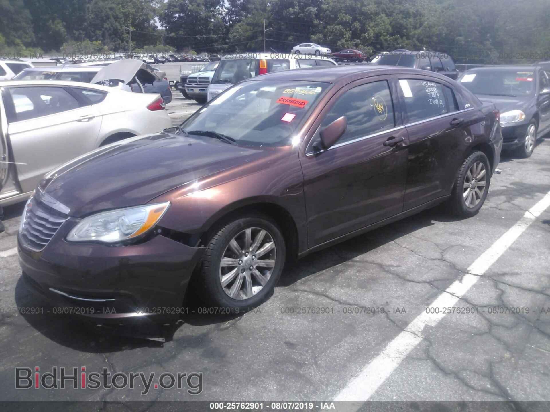 2013 CHRYSLER 200 - VIN: 1C3CCBAB5DN671418 - Photo 2