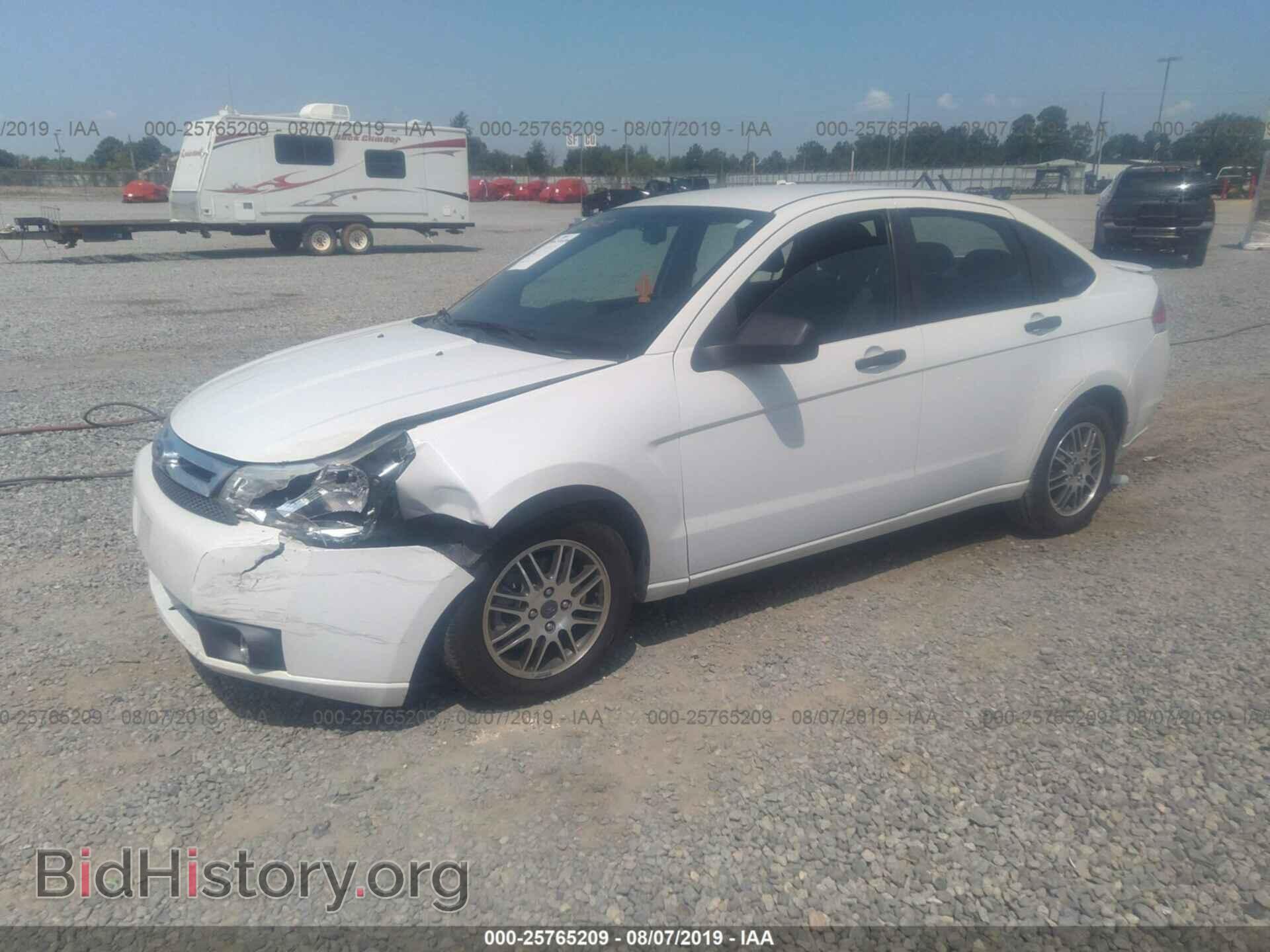 2011 FORD FOCUS - VIN: 1FAHP3FN0BW159562 - Фото 2