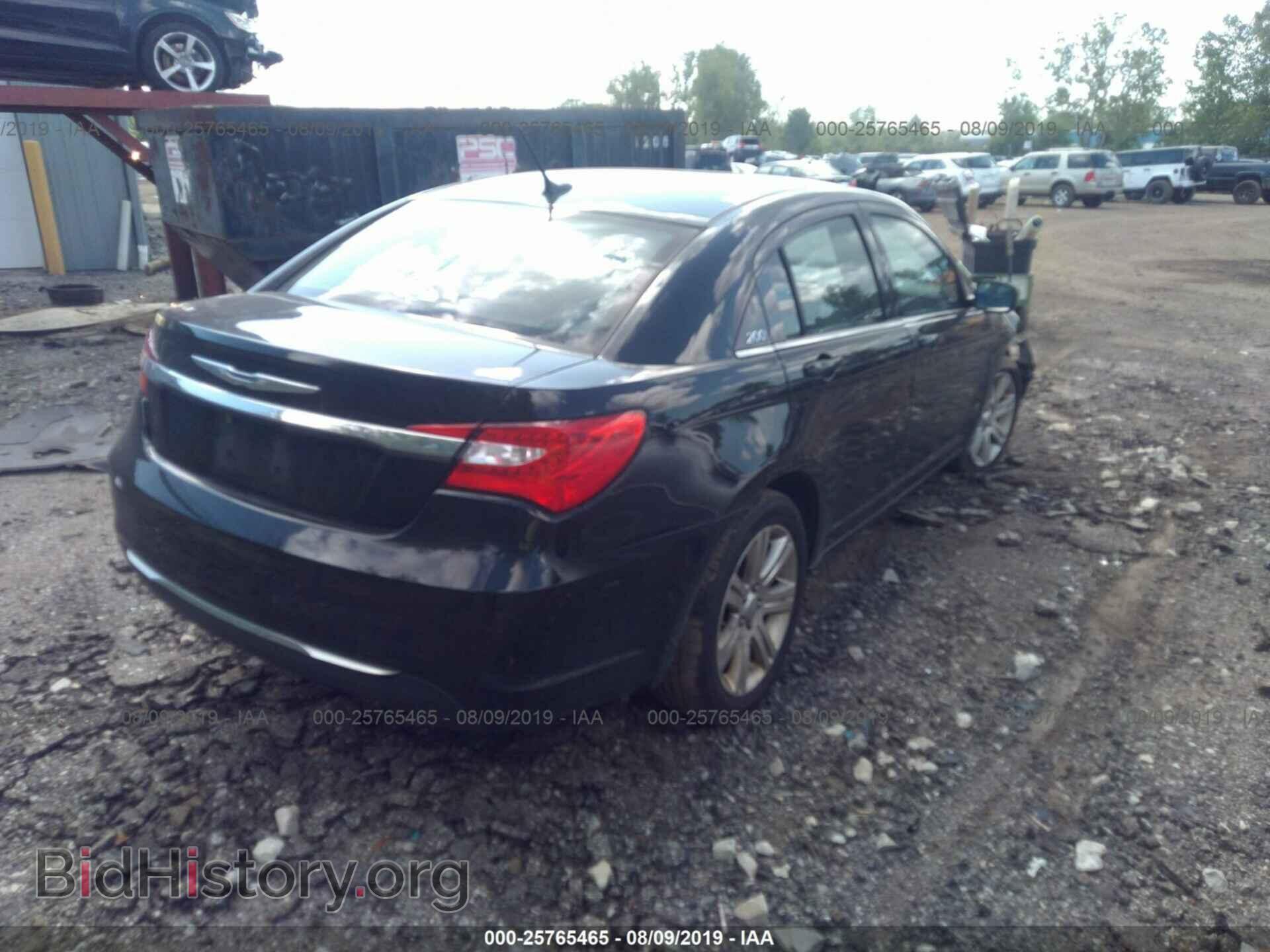 2011 CHRYSLER 200 - VIN: 1C3BC1FB9BN623335 - Фото 4