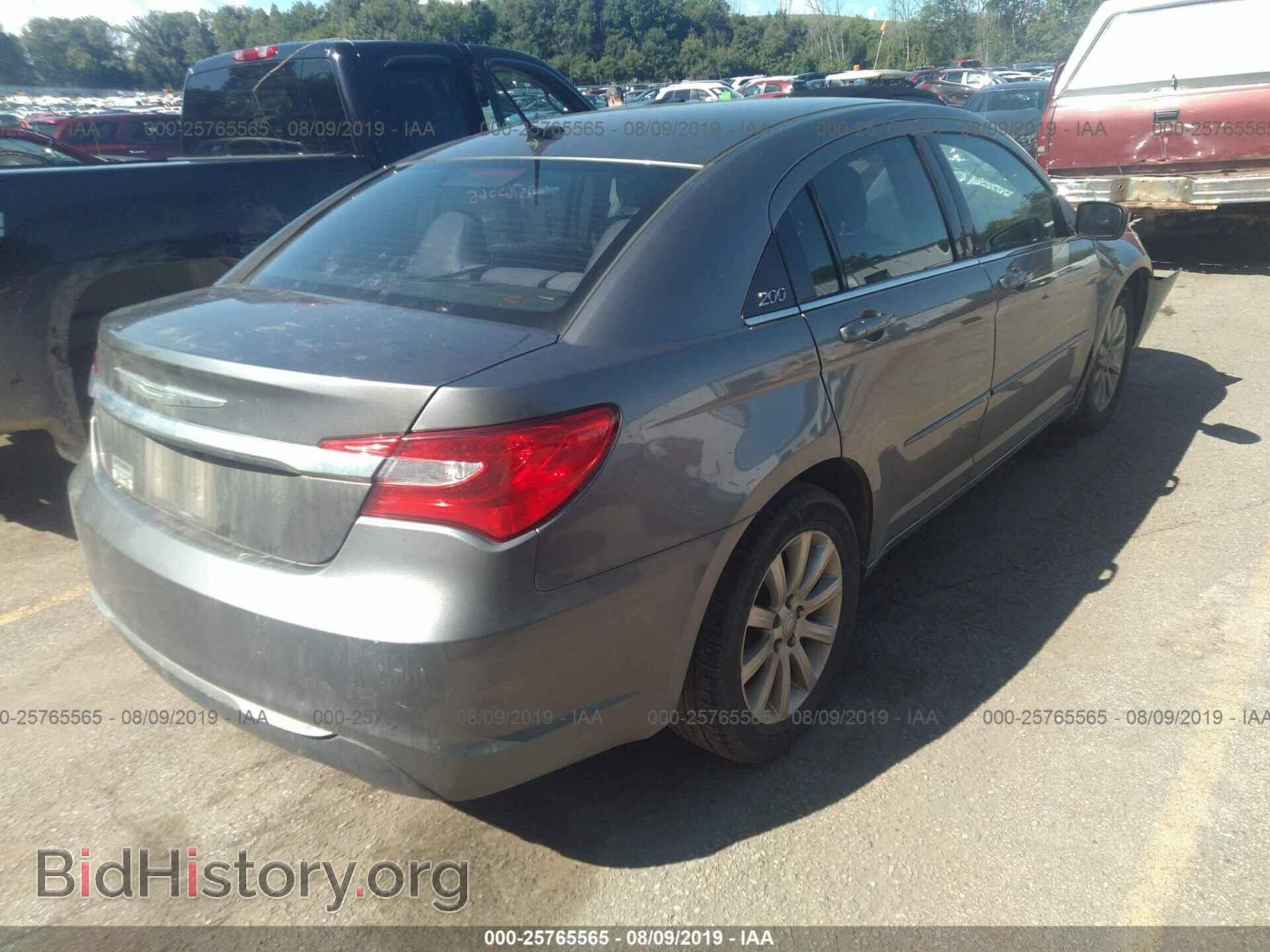 2013 CHRYSLER 200 - VIN: 1C3CCBBG3DN635981 - Photo 4