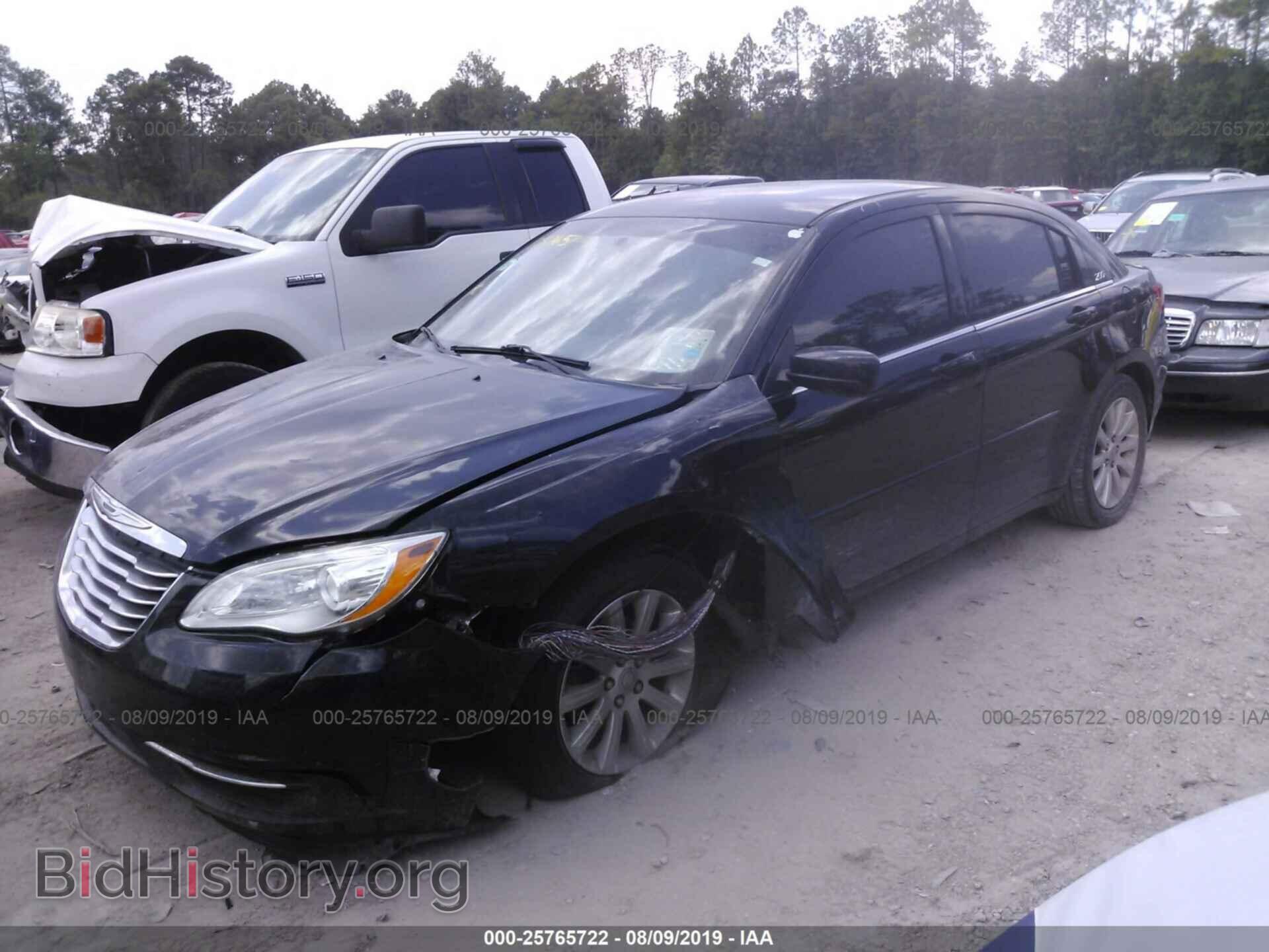 2013 CHRYSLER 200 - VIN: 1C3CCBBB4DN606705 - Фото 2