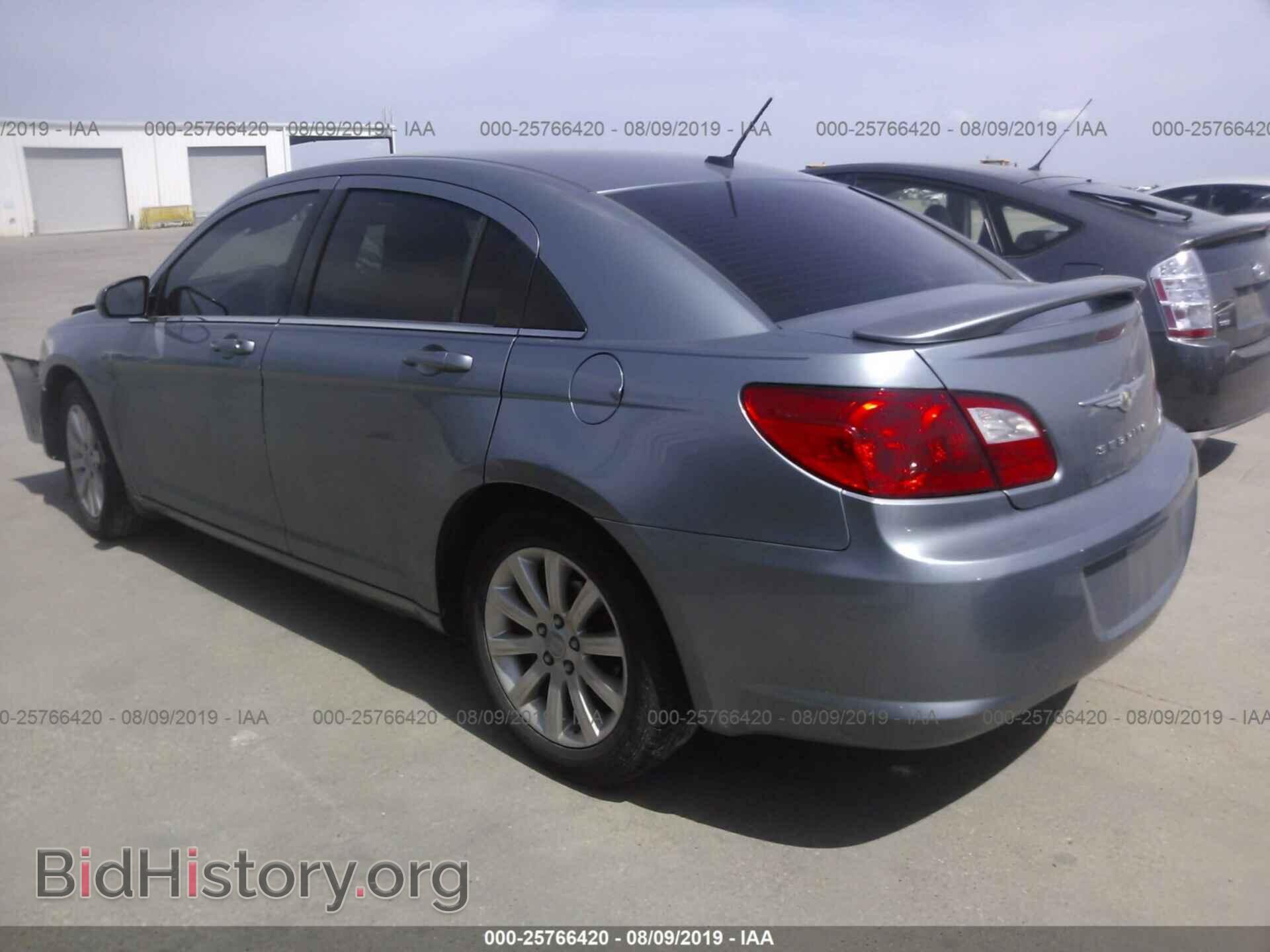 2010 CHRYSLER SEBRING - VIN: 1C3CC5FB9AN218294 - Фото 3