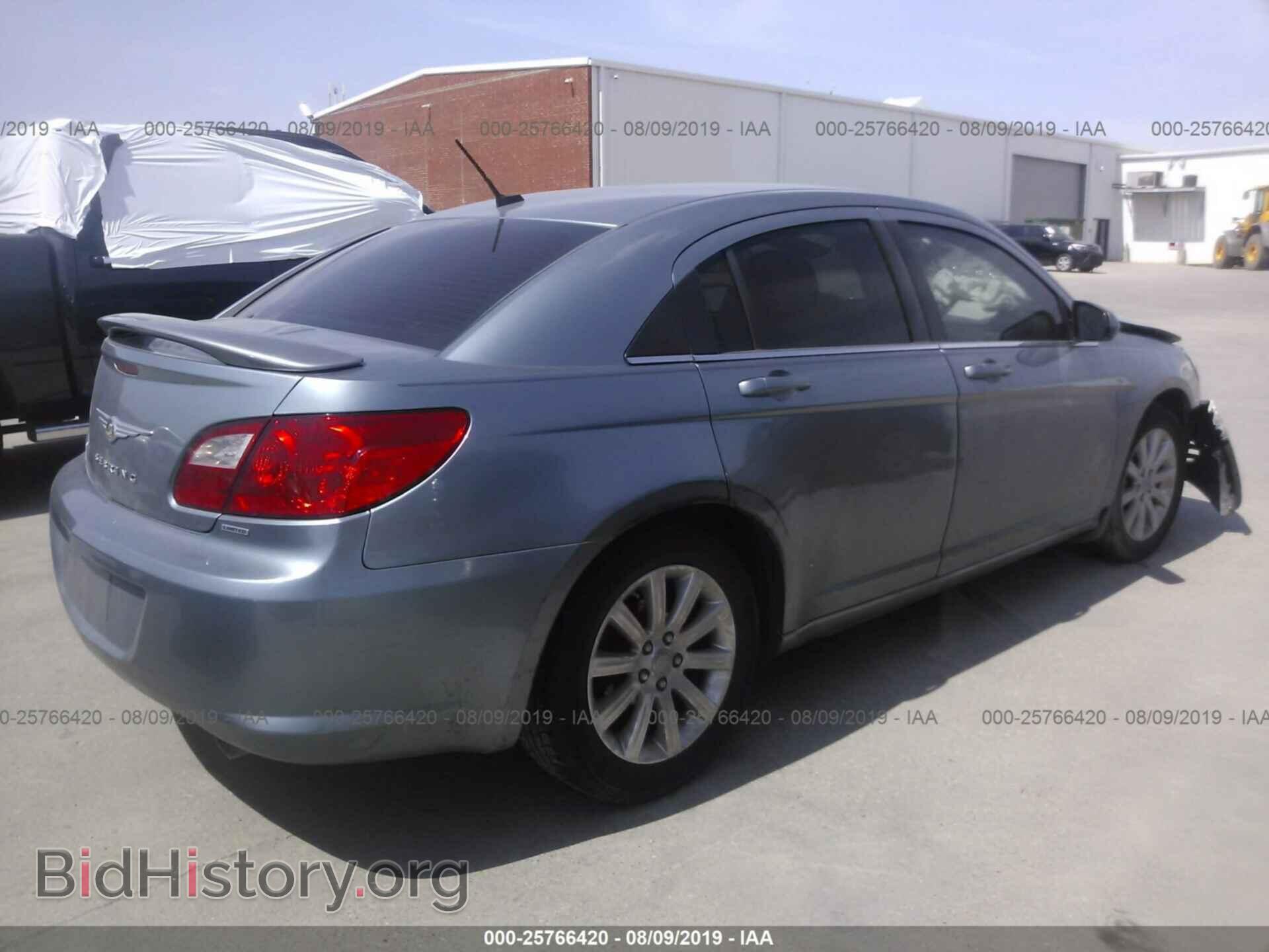 2010 CHRYSLER SEBRING - VIN: 1C3CC5FB9AN218294 - Фото 4