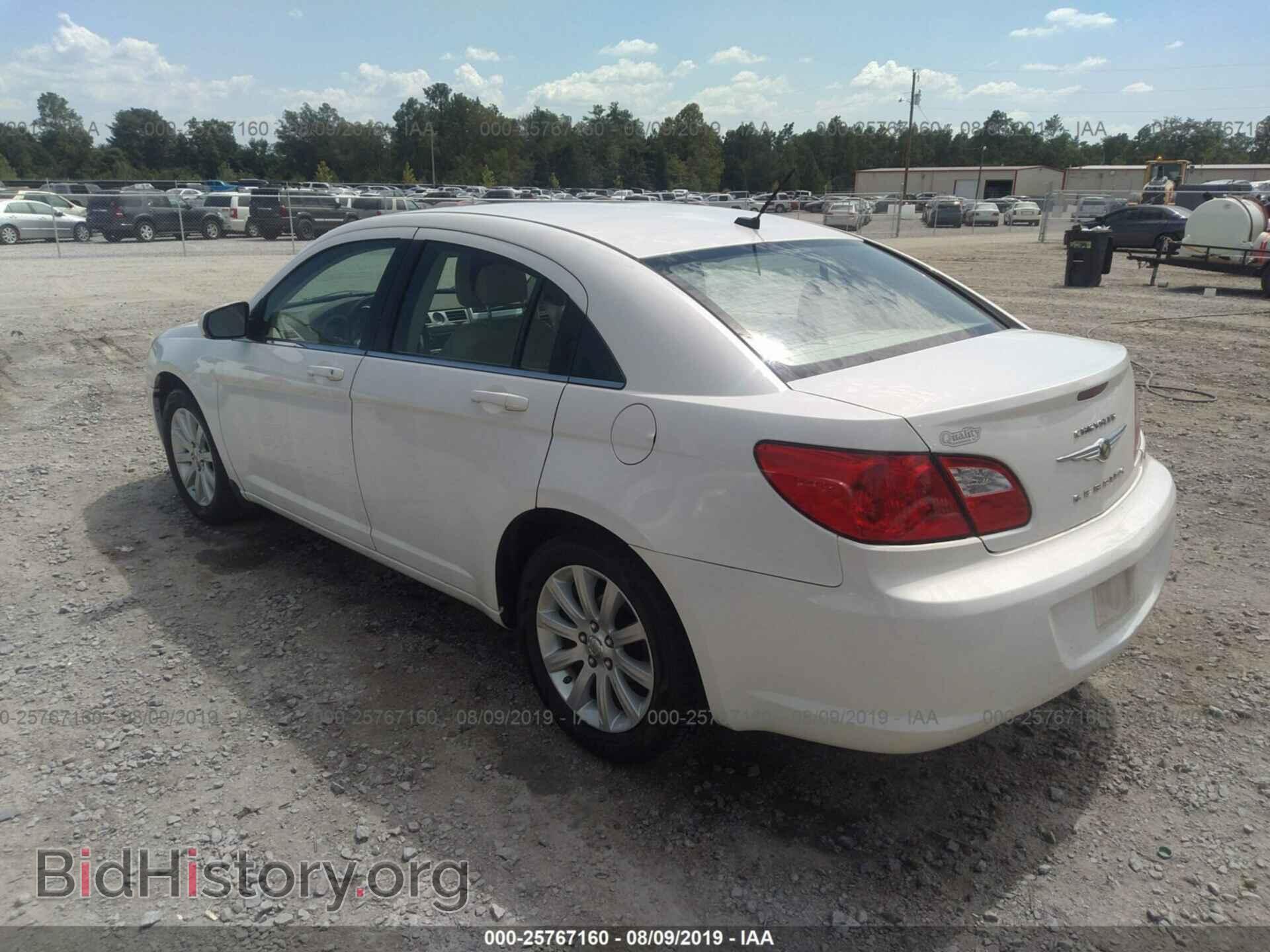 2010 CHRYSLER SEBRING - VIN: 1C3CC5FB1AN167938 - Фото 3