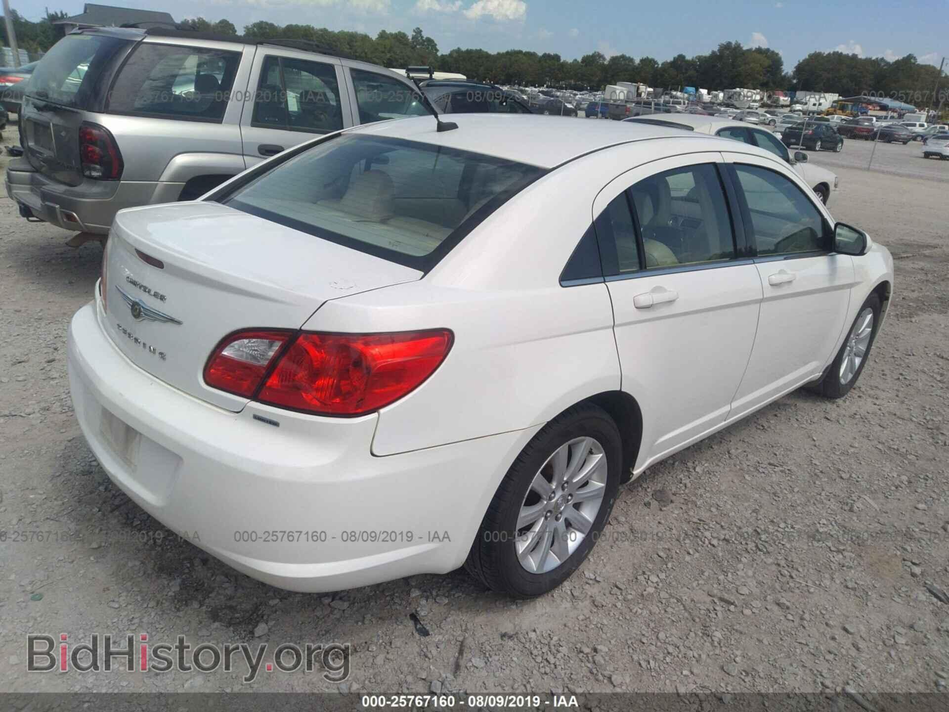 2010 CHRYSLER SEBRING - VIN: 1C3CC5FB1AN167938 - Фото 4