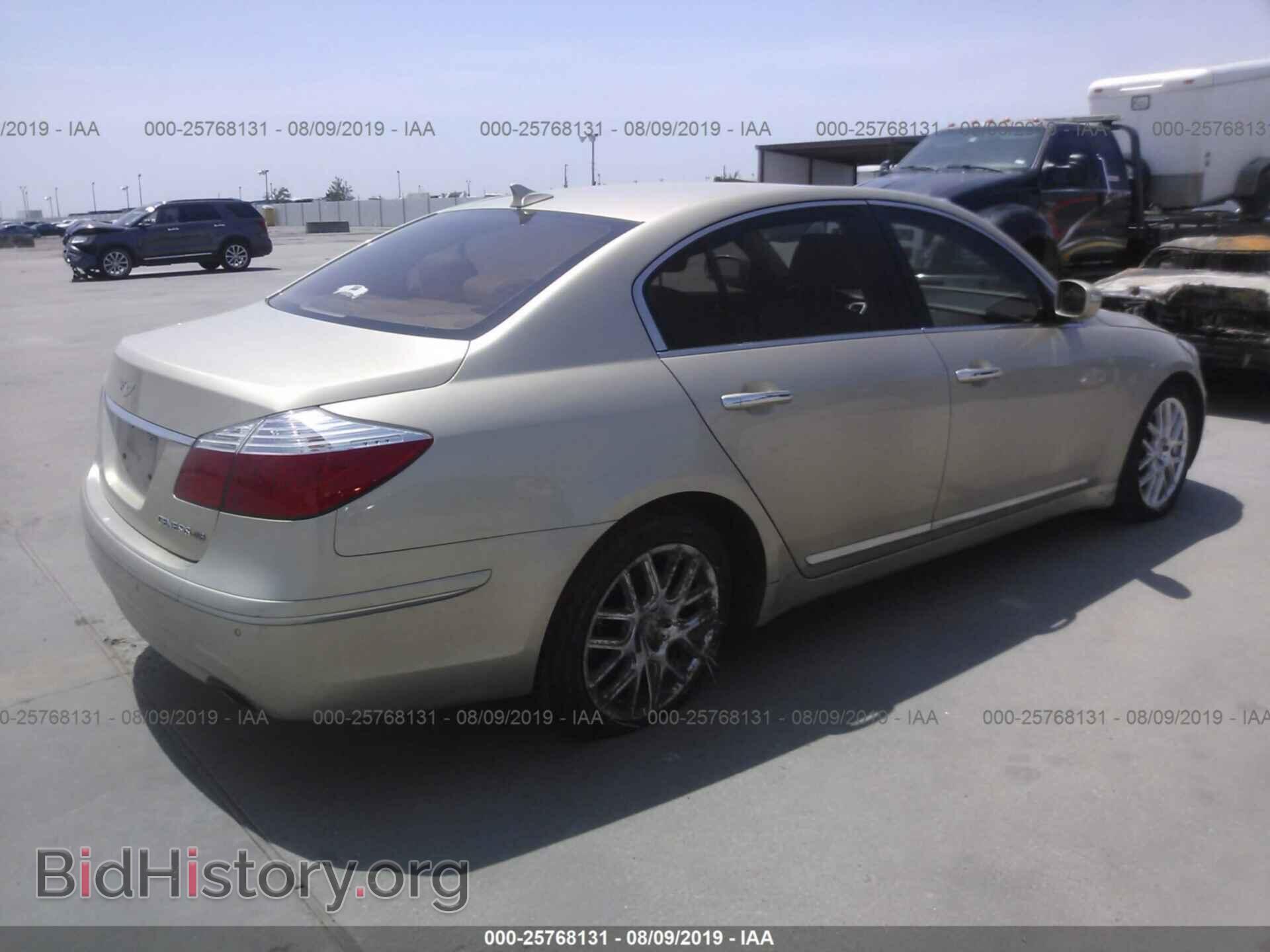 2011 HYUNDAI GENESIS - VIN: KMHGC4DF7BU140954 - Фото 4
