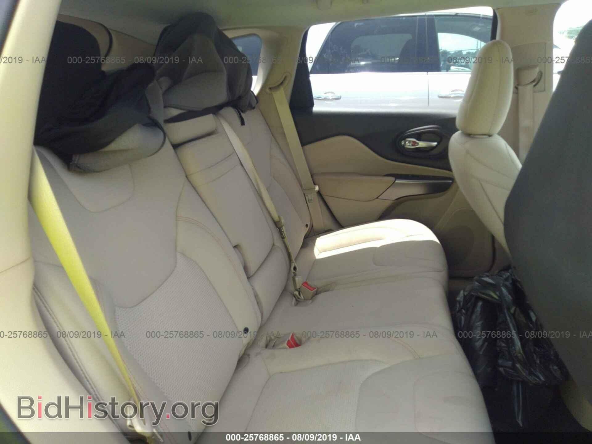 2019 JEEP CHEROKEE - VIN: 1C4PJLCB0KD285207 - Photo 8