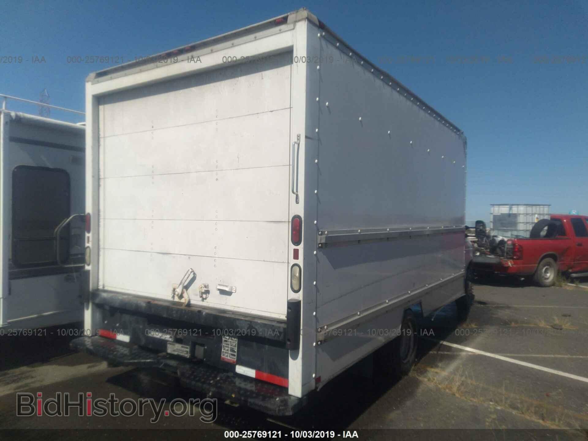 2005 FORD ECONOLINE - VIN: 1FDWE35LX5HB05522 - Фото 4