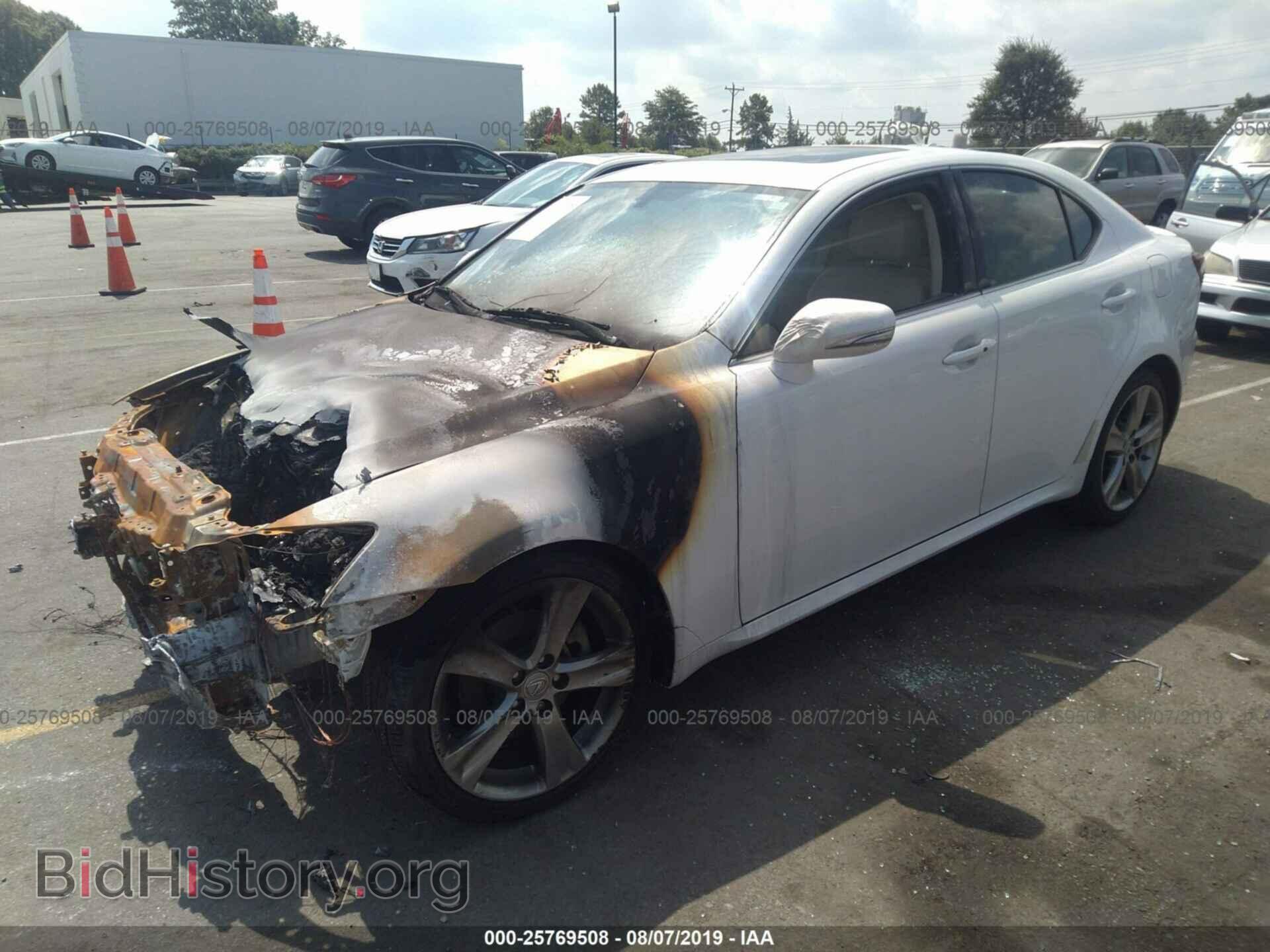 2011 LEXUS IS - VIN: JTHBF5C24B5138680 - Фото 2