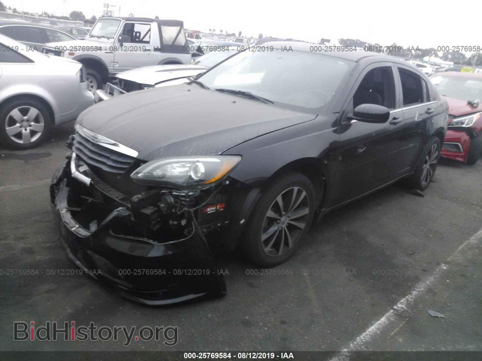 2013 CHRYSLER 200 - VIN: 1C3CCBBB7DN744500 - Photo 2