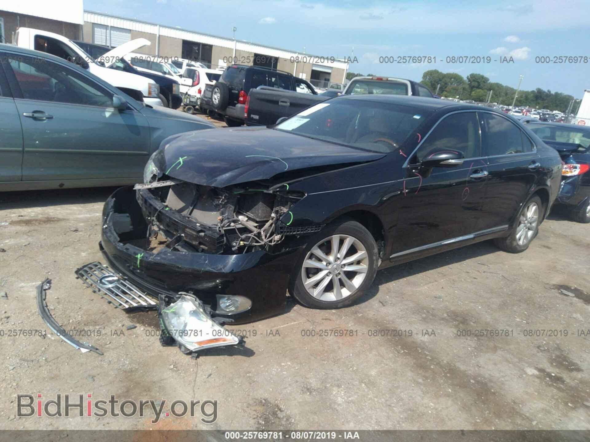 2011 LEXUS ES - VIN: JTHBK1EG0B2455533 - Фото 2