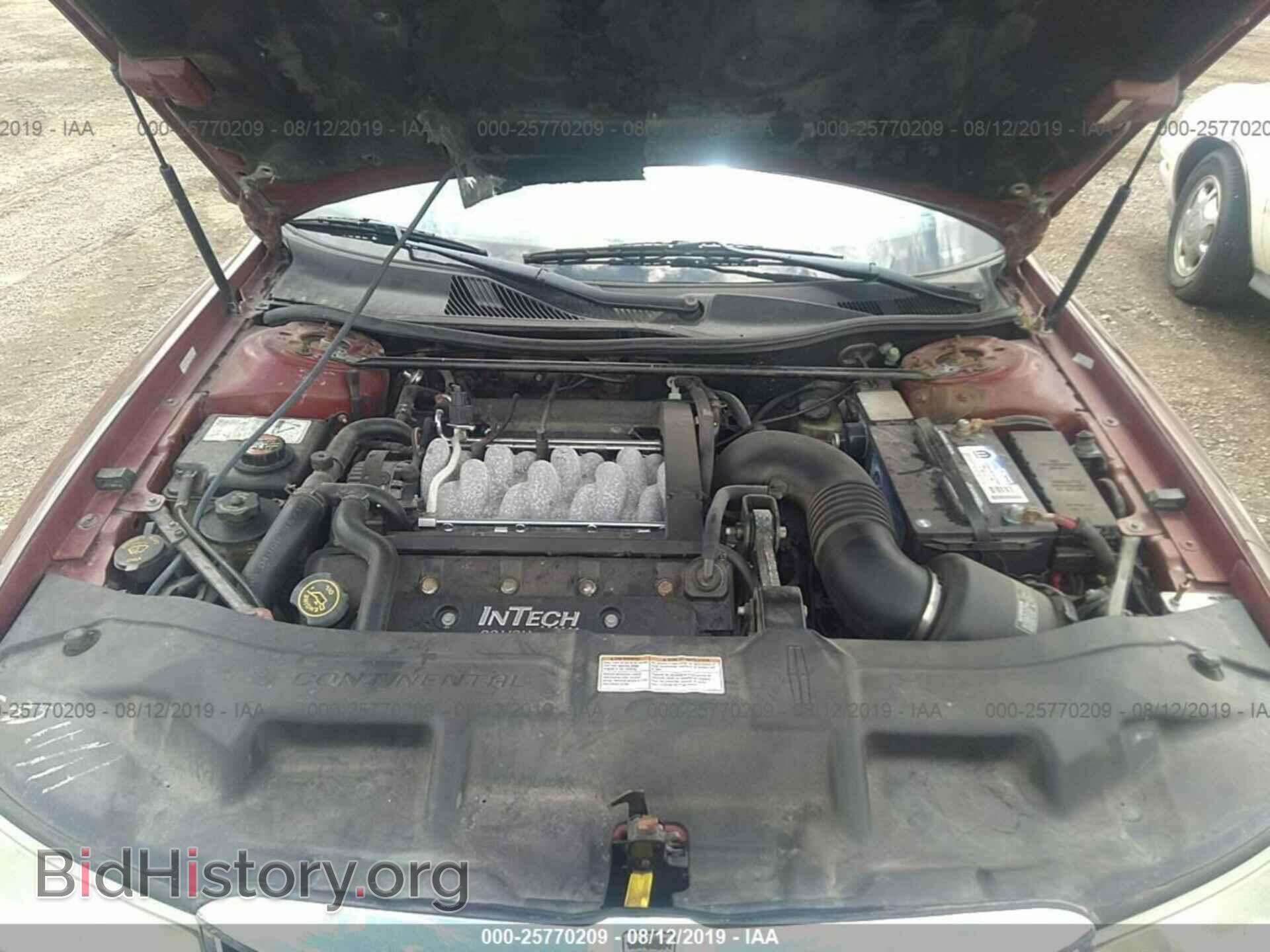2000 LINCOLN CONTINENTAL - VIN: 1LNHM97V2YY832848 - Фото 10