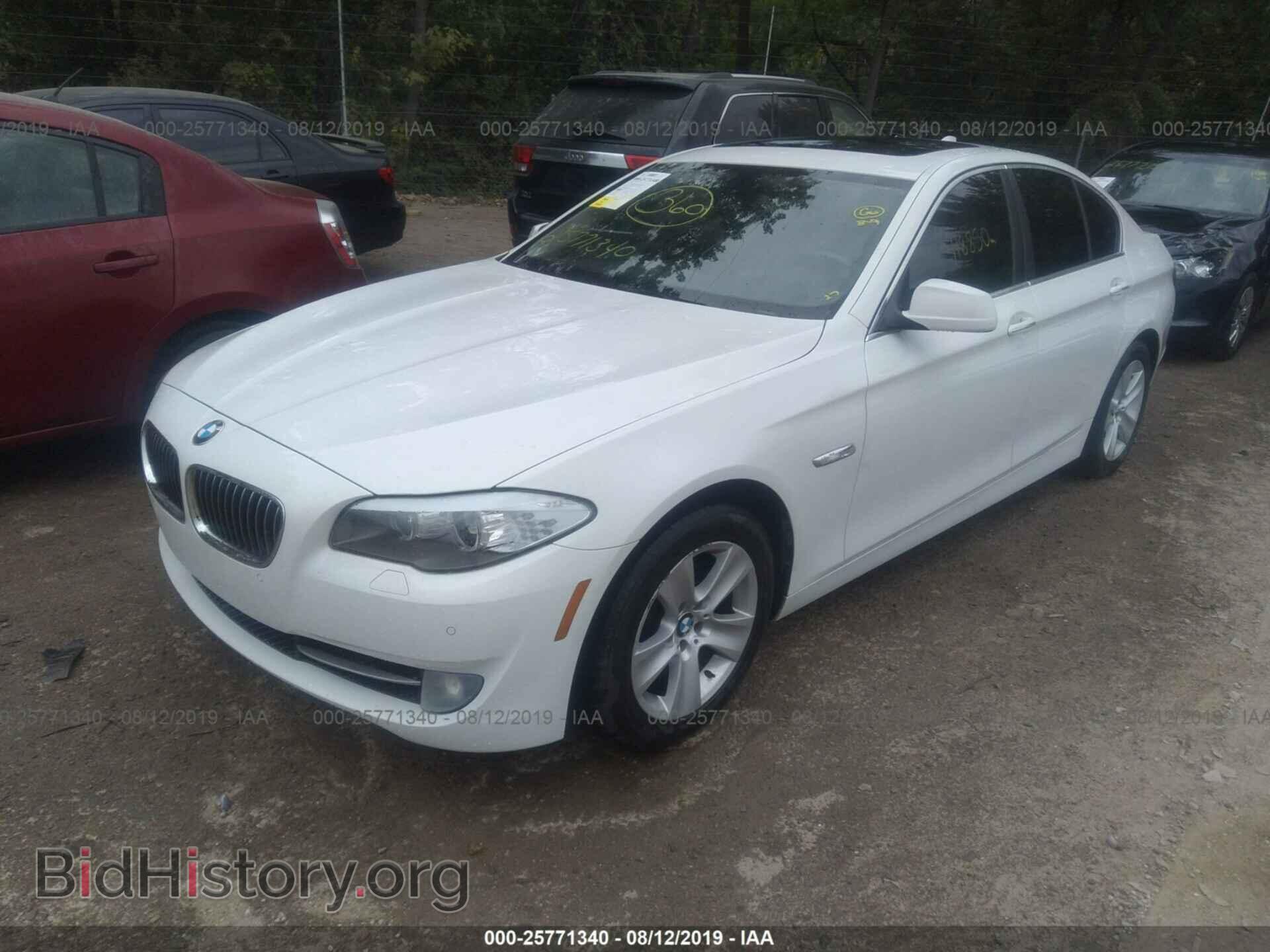 2012 BMW 528 - VIN: WBAXG5C5XCC593851 - Фото 2