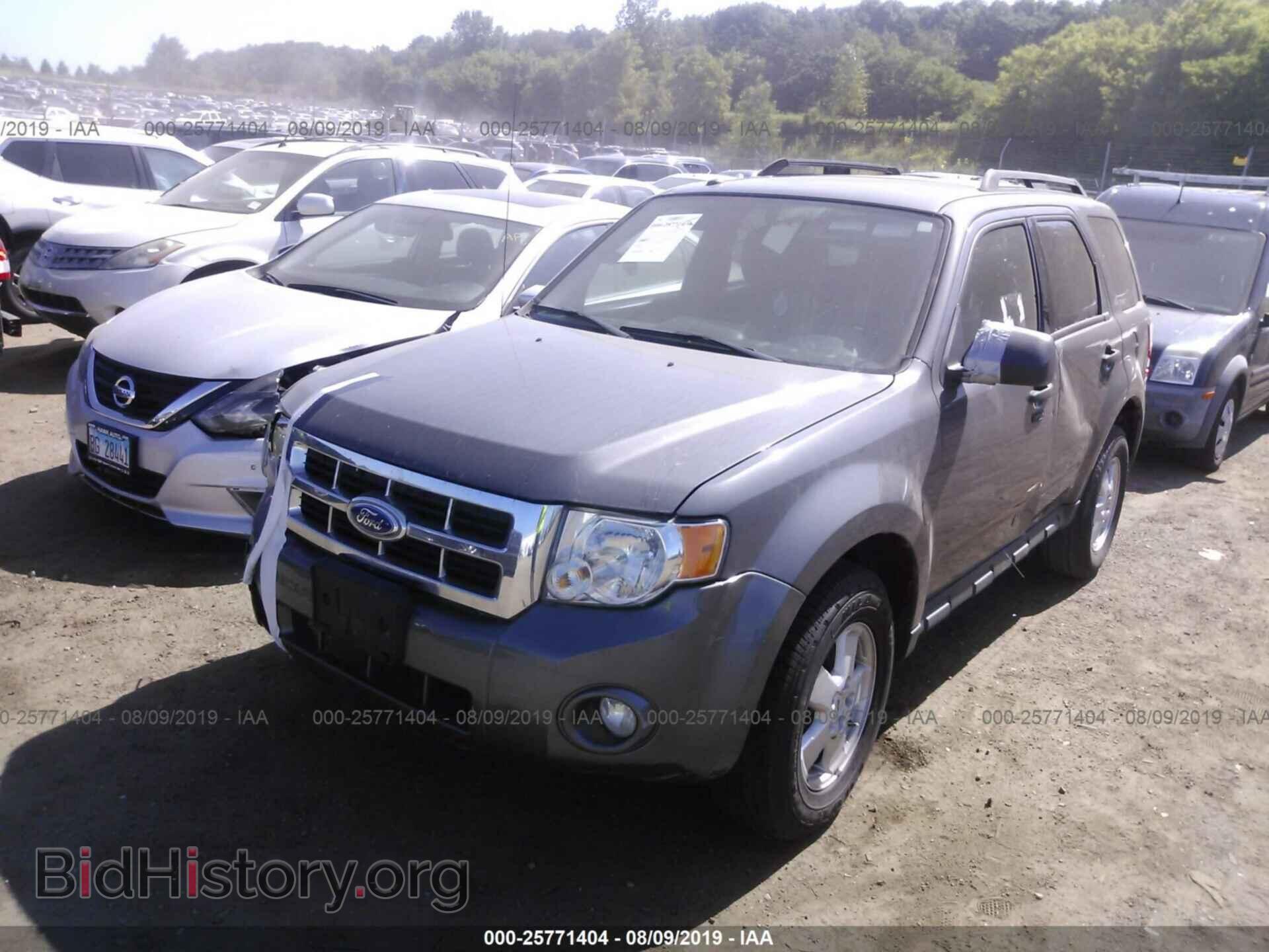 2011 FORD ESCAPE - VIN: 1FMCU0D74BKC40406 - Photo 2