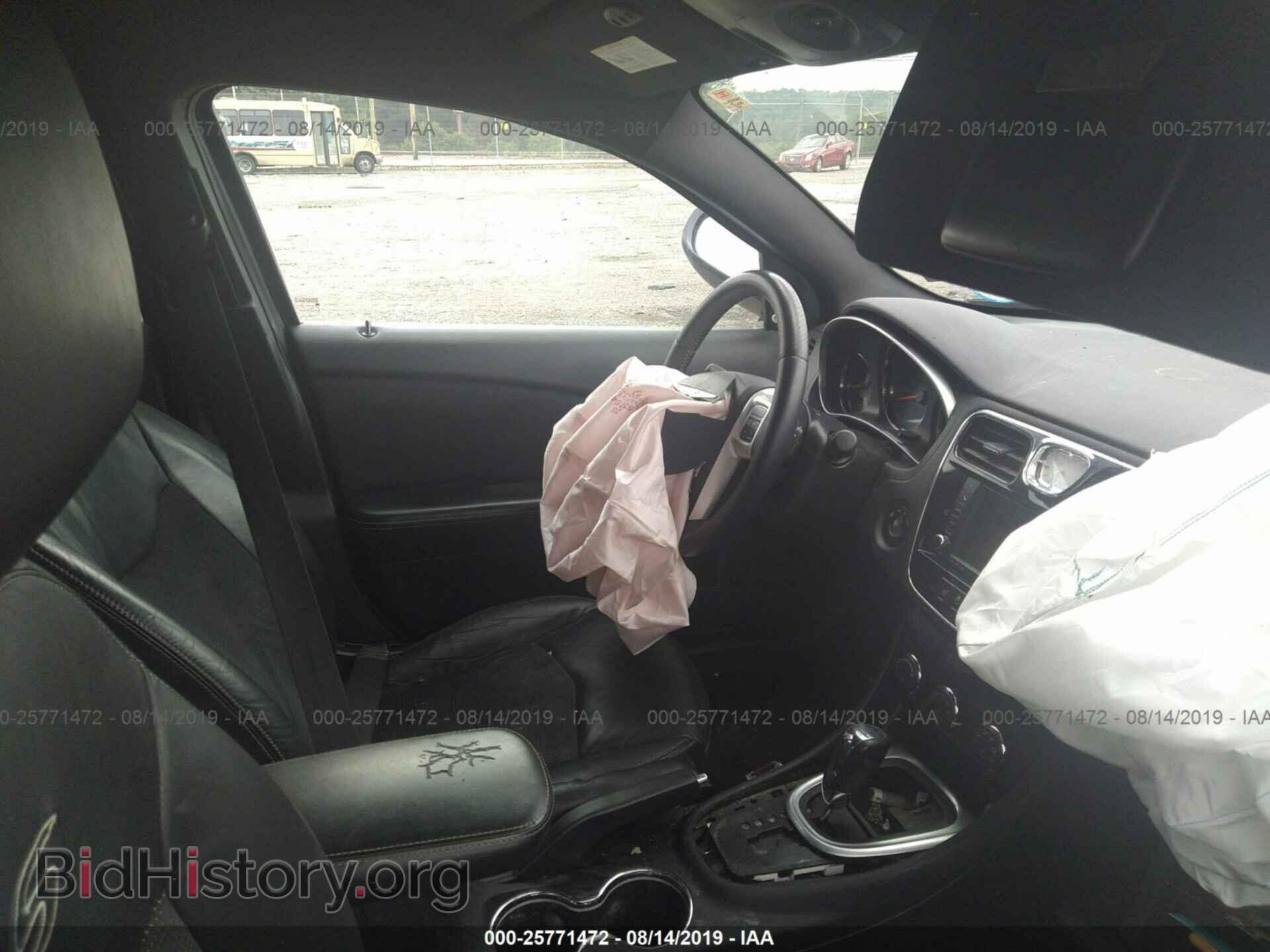 2011 CHRYSLER 200 - VIN: 1C3BC8FG4BN577594 - Фото 5