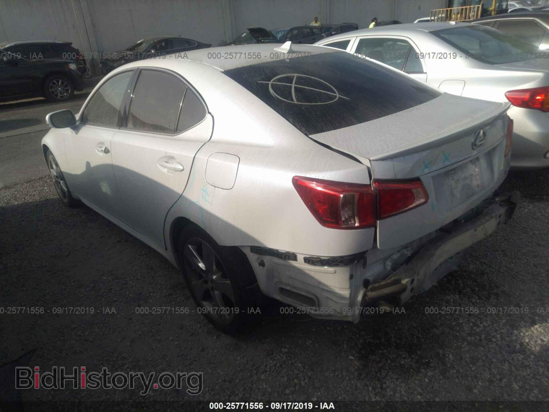 2011 LEXUS IS - VIN: JTHBF5C28B5149634 - Photo 3