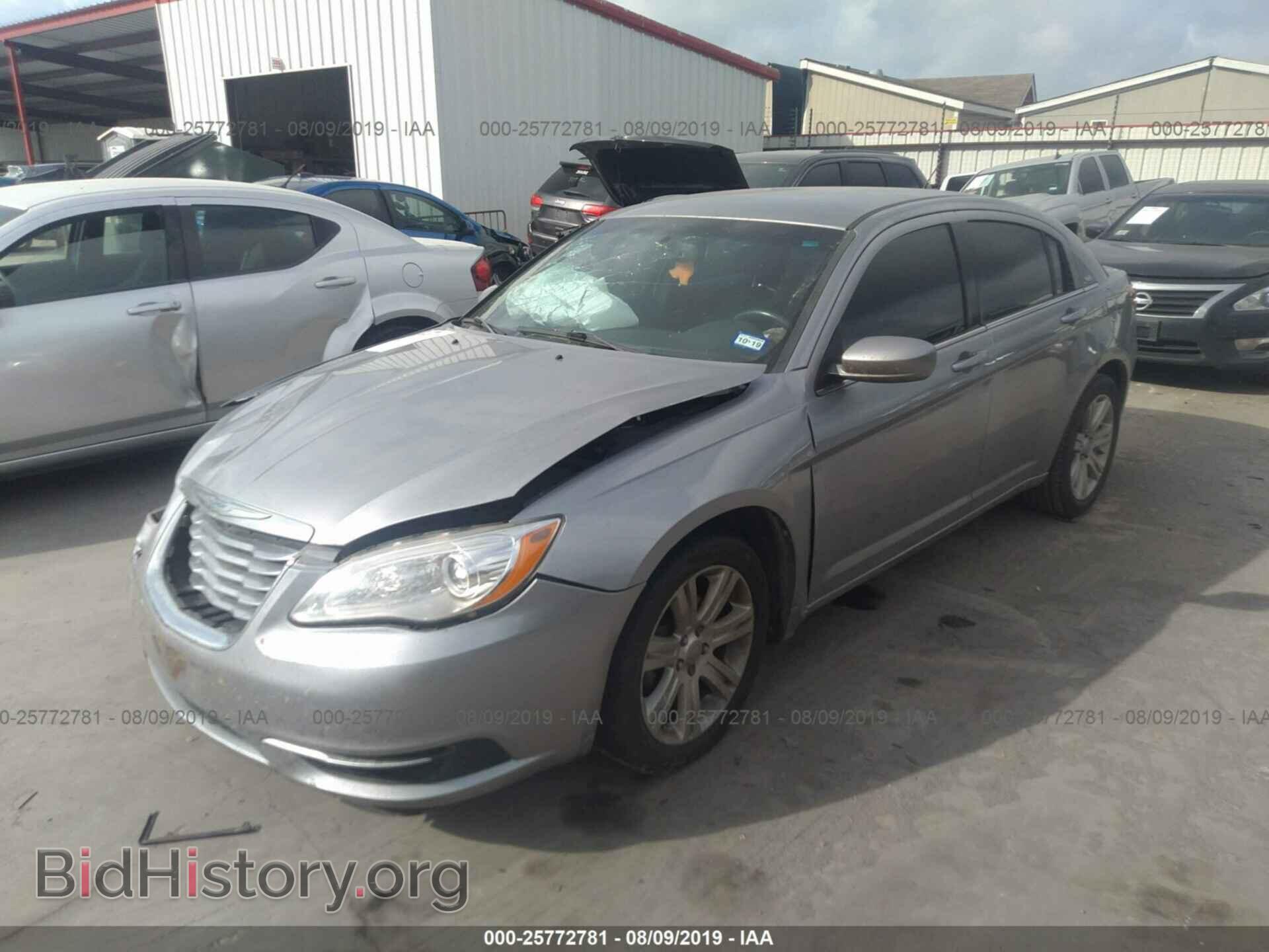 2013 CHRYSLER 200 - VIN: 1C3CCBBB9DN723972 - Photo 2