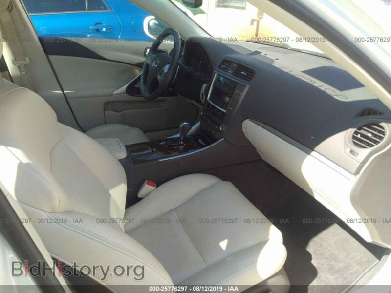 2012 Lexus IS (VIN JTHCF5C21C5057402) — фото 5 из 10