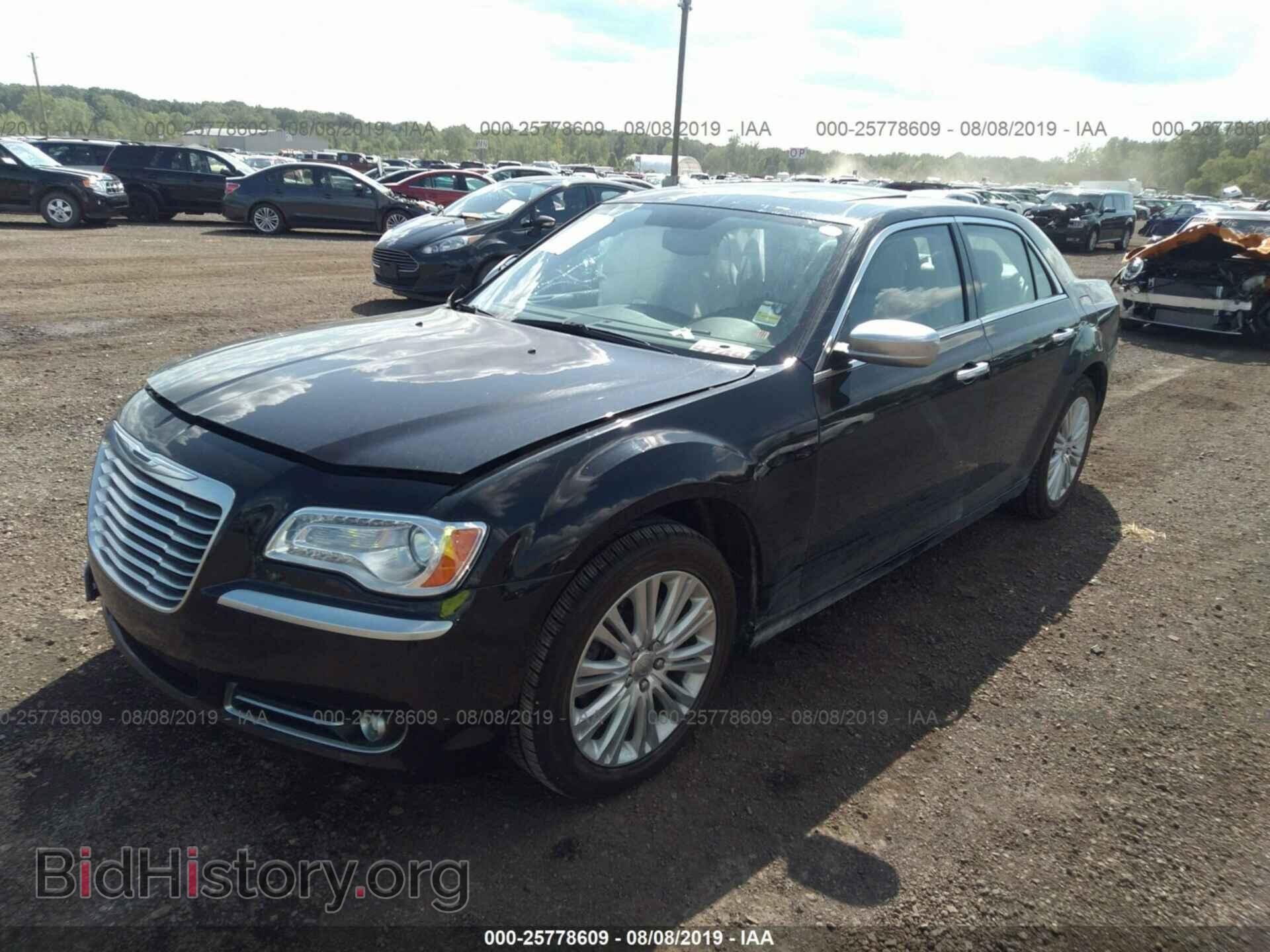 2013 CHRYSLER 300C - VIN: 2C3CCASG9DH541557 - Фото 2