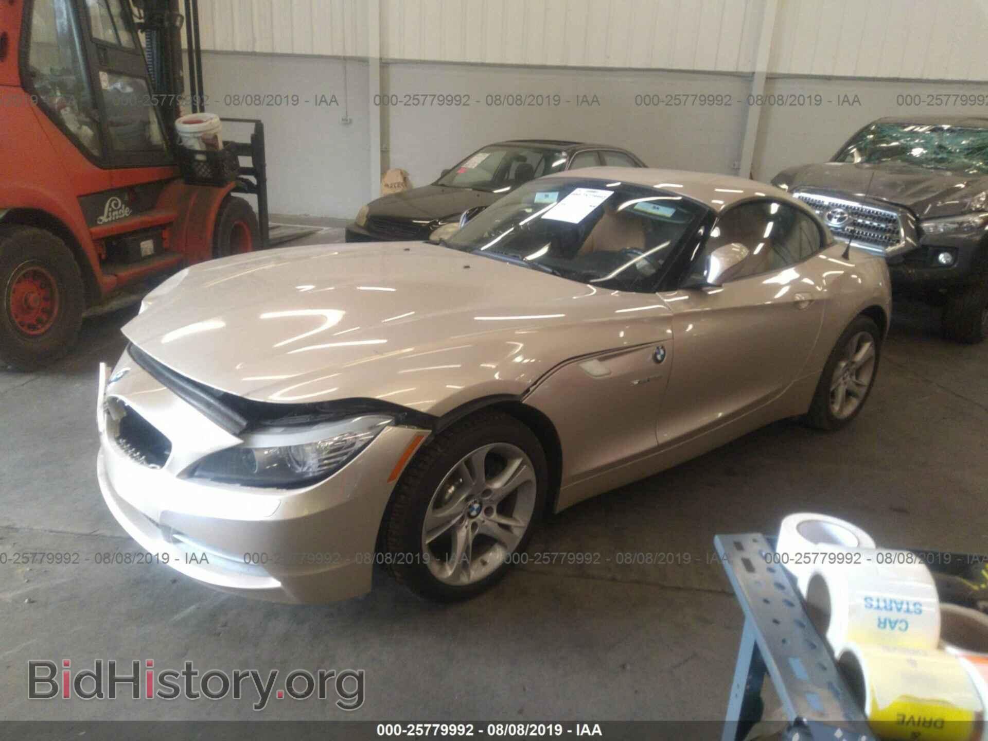 2012 BMW Z4 - VIN: WBALM7C55CE384847 - Фото 2