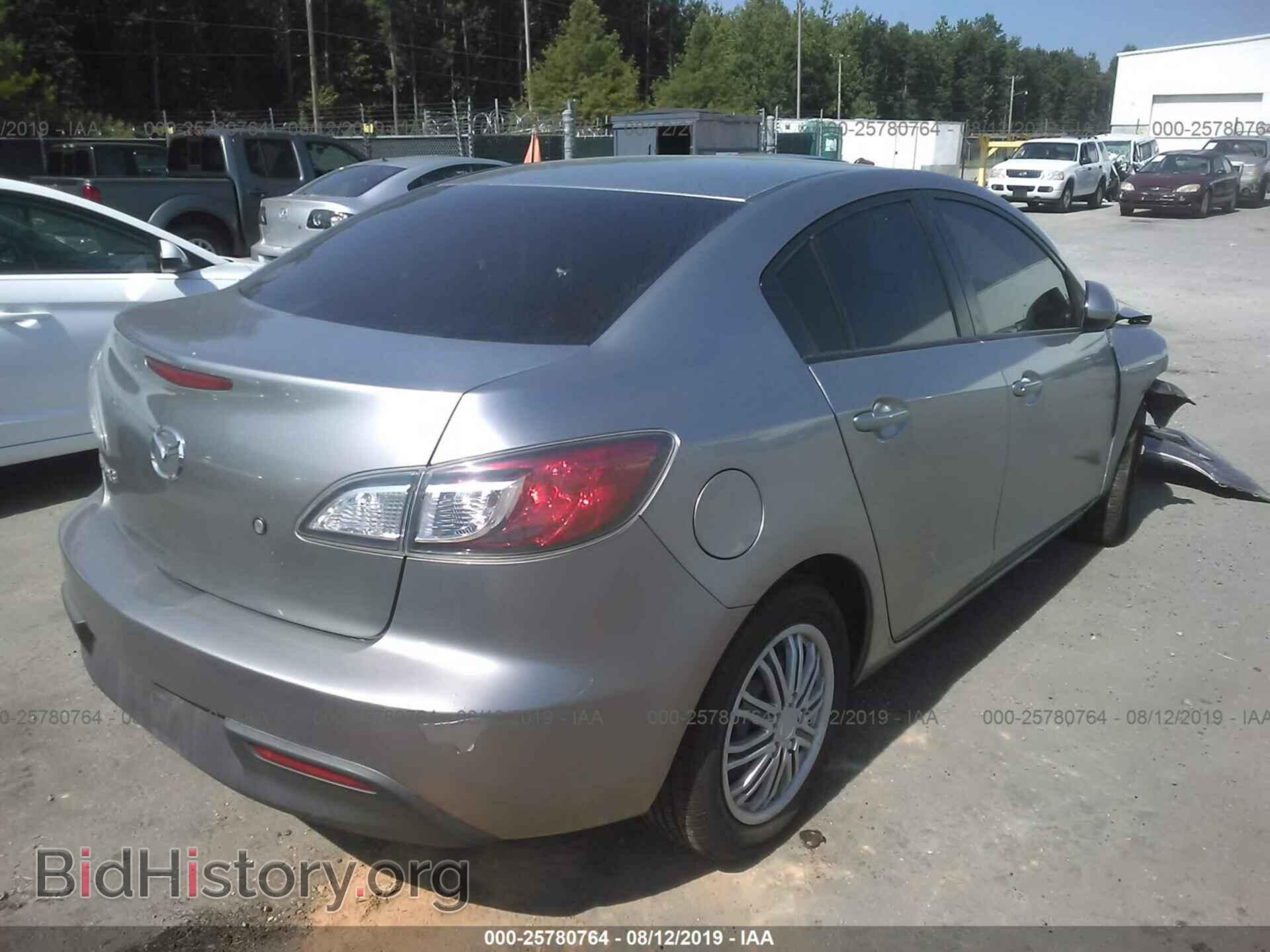 2011 MAZDA 3 - VIN: JM1BL1UF7B1442405 - Photo 4