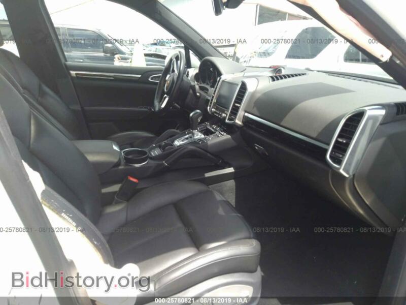 2017 Porsche CAYENNE (VIN WP1AA2A20HKA87331) — фото 5 из 10