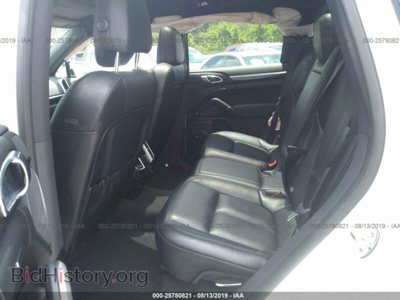 2017 Porsche CAYENNE (VIN WP1AA2A20HKA87331) — фото 8 из 10