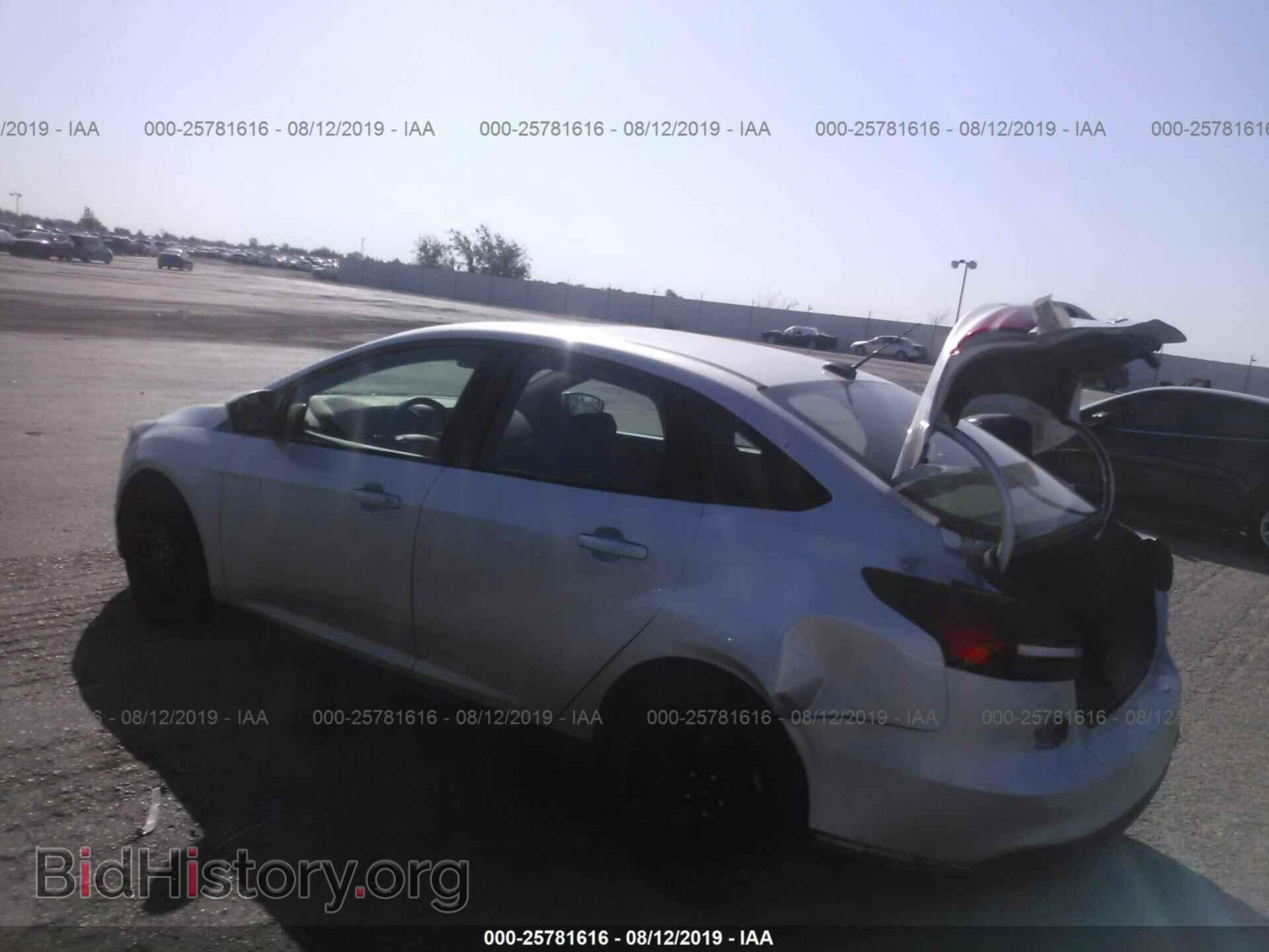 2016 FORD FOCUS - VIN: 1FADP3F26GL302074 - Фото 3