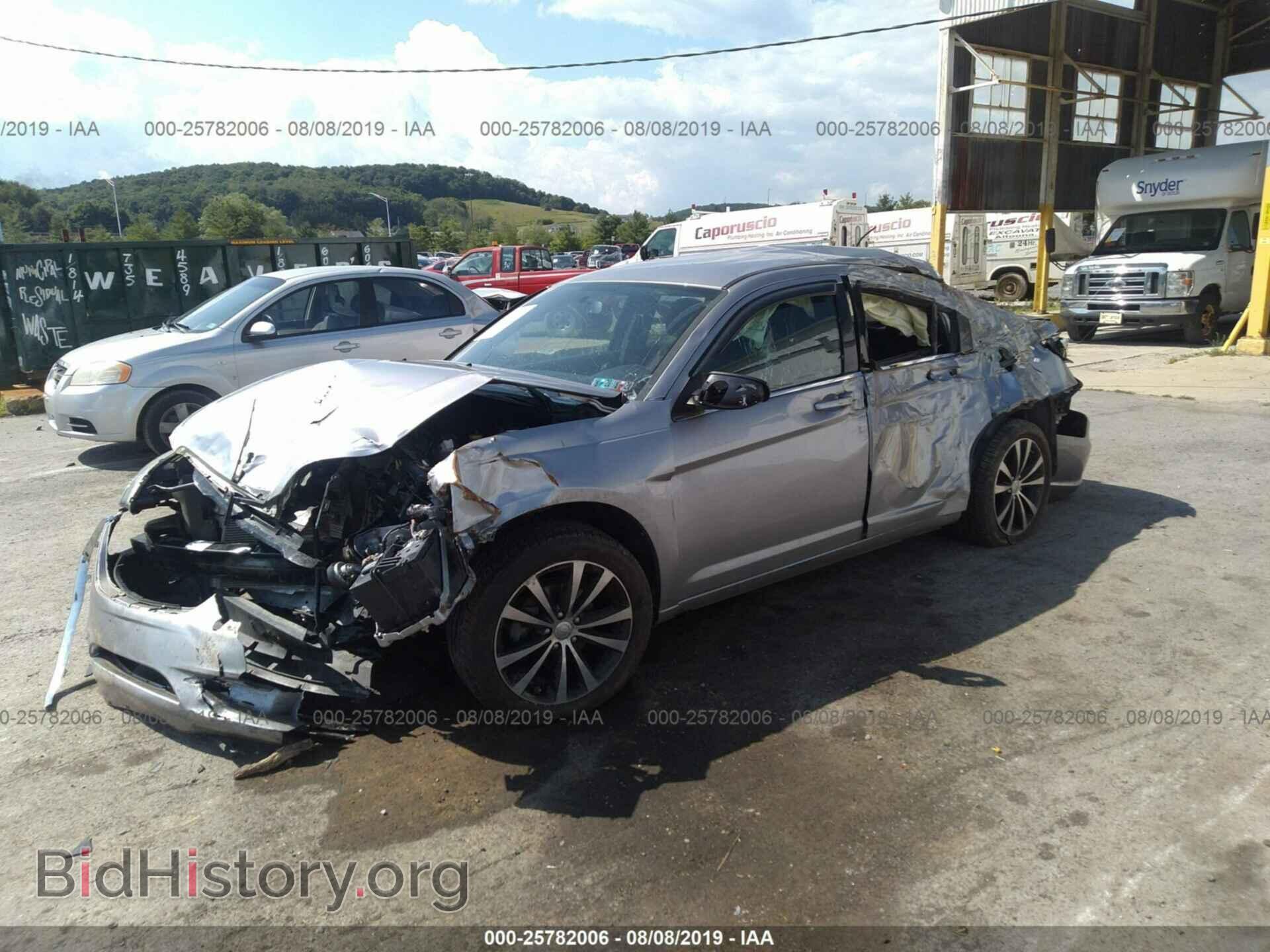2013 CHRYSLER 200 - VIN: 1C3CCBBG4DN717864 - Photo 2