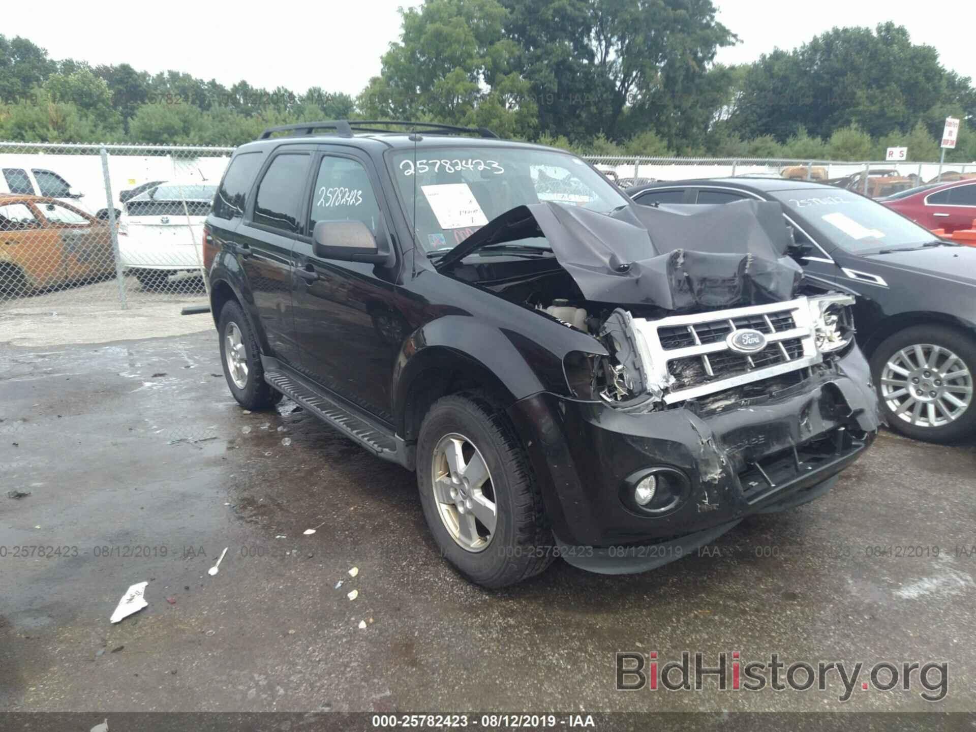 Photo 1FMCU0D77BKA04980 - FORD ESCAPE 2011