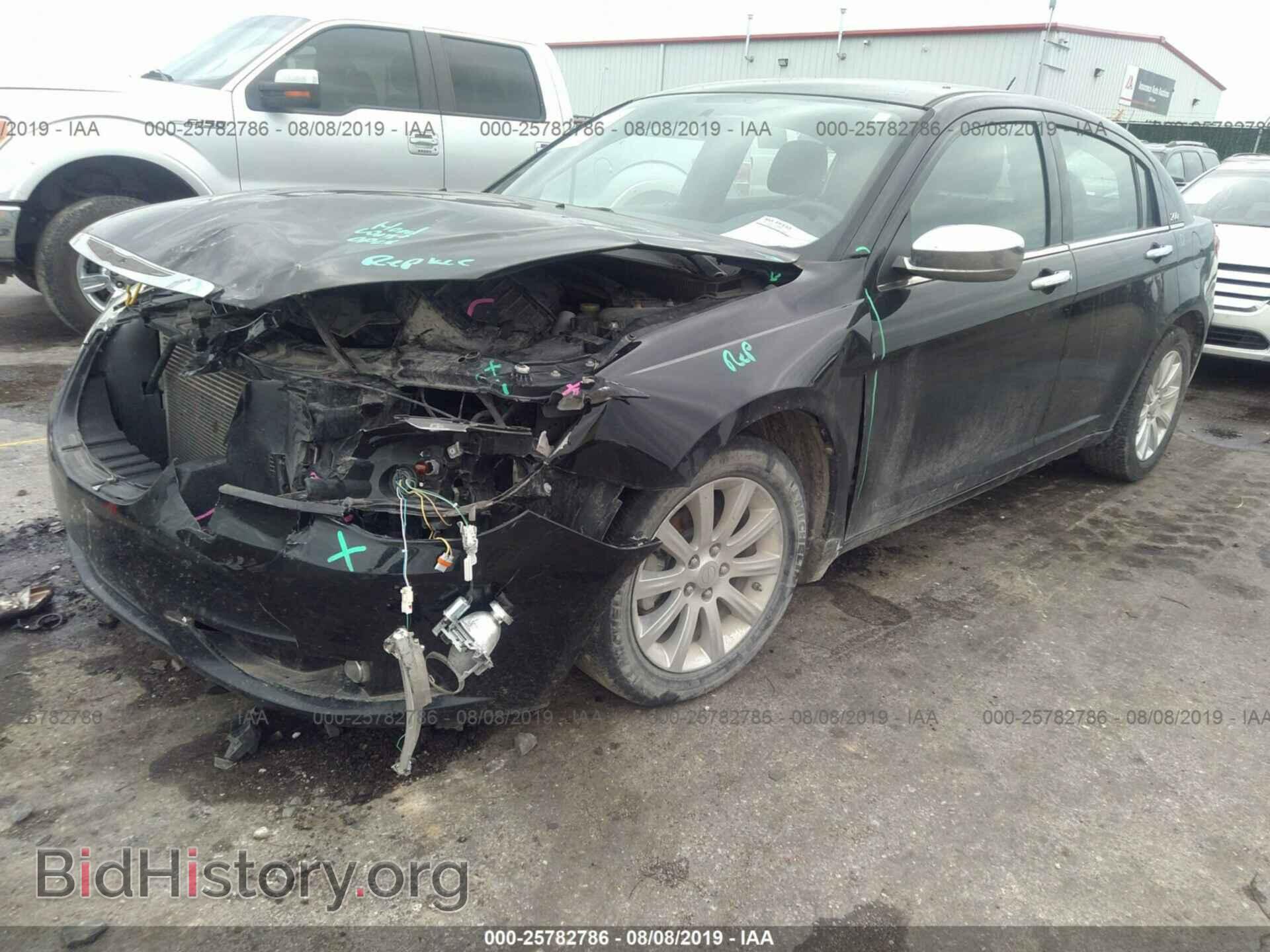 2013 CHRYSLER 200 - VIN: 1C3CCBCG4DN674822 - Photo 2