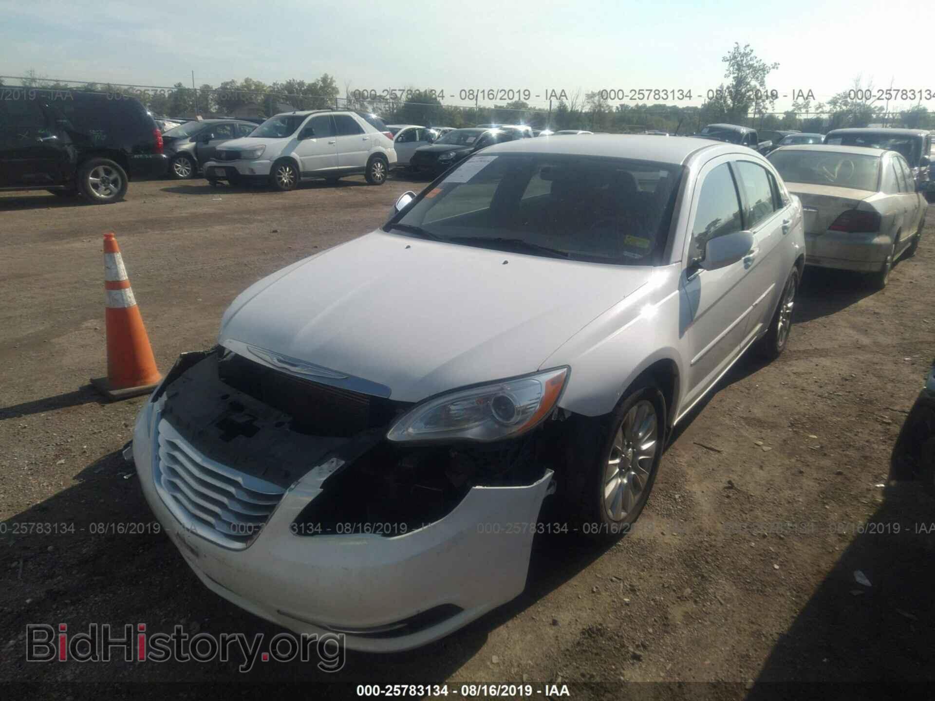 2012 CHRYSLER 200 - VIN: 1C3CCBAB4CN203095 - Photo 2