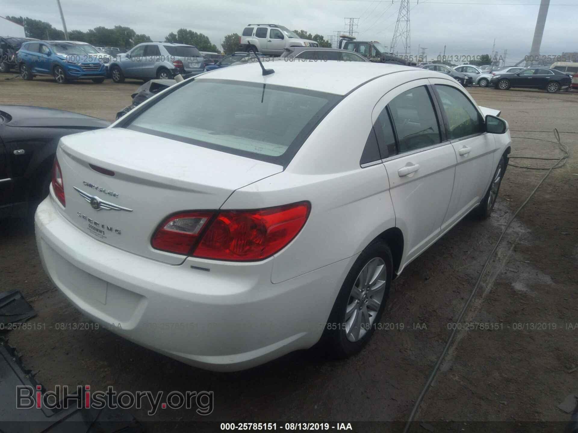 2010 CHRYSLER SEBRING - VIN: 1C3CC5FB3AN144855 - Фото 4