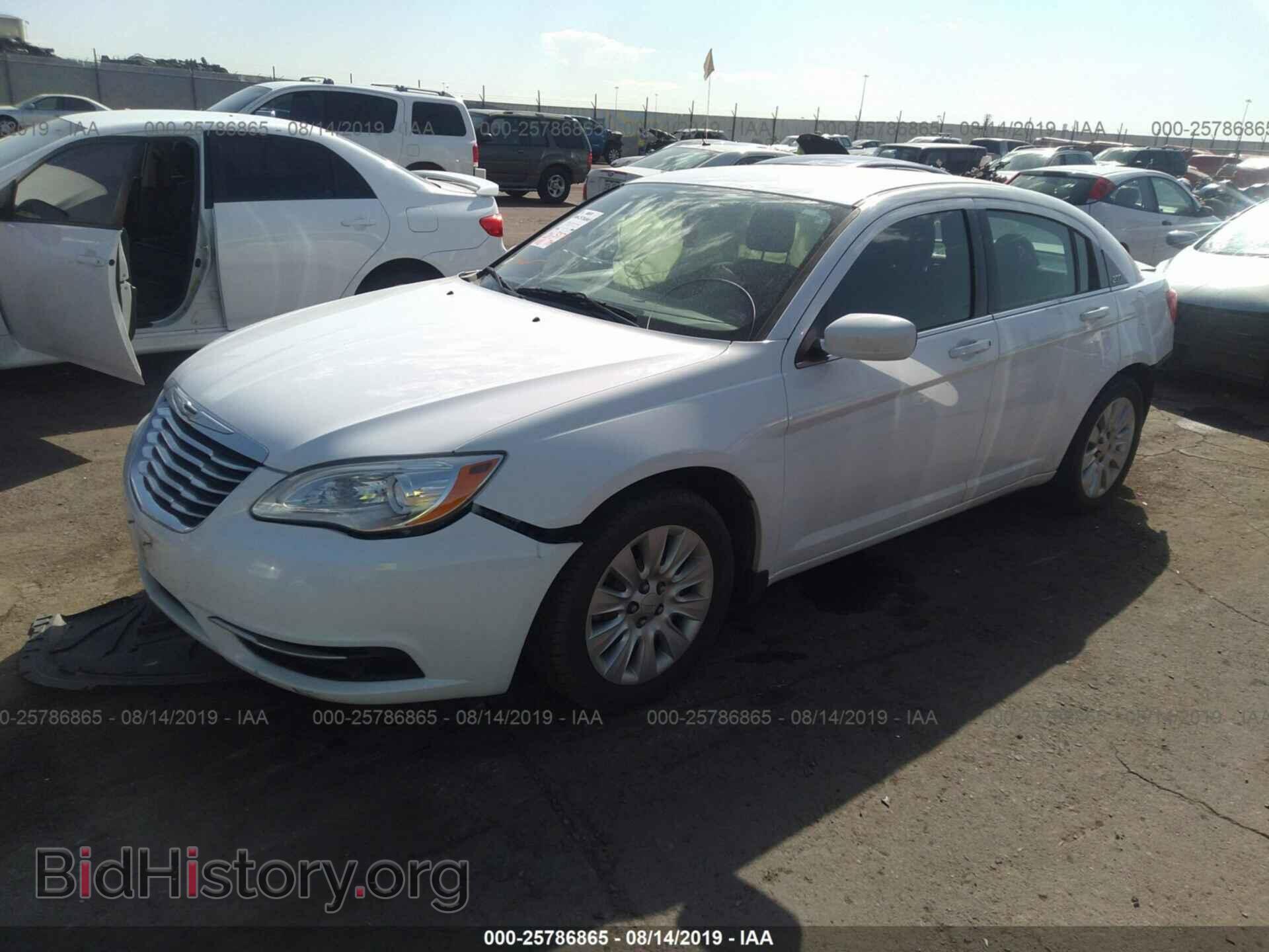 2014 CHRYSLER 200 - VIN: 1C3CCBAB7EN204504 - Фото 2
