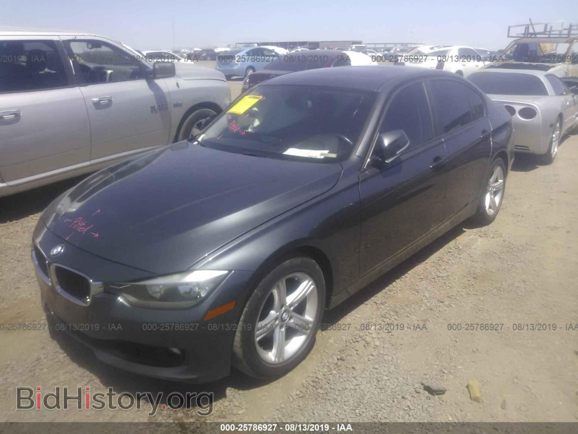 2013 BMW 328 - VIN: WBA3A5C59DF602099 - Photo 2