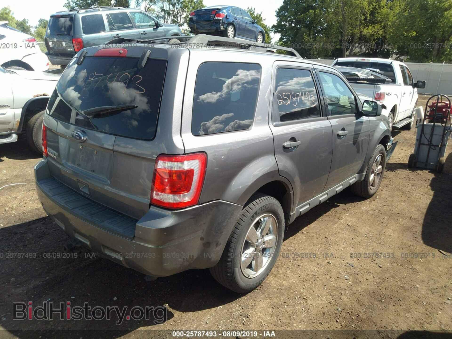 2011 FORD ESCAPE - VIN: 1FMCU0D78BKC00586 - Фото 4