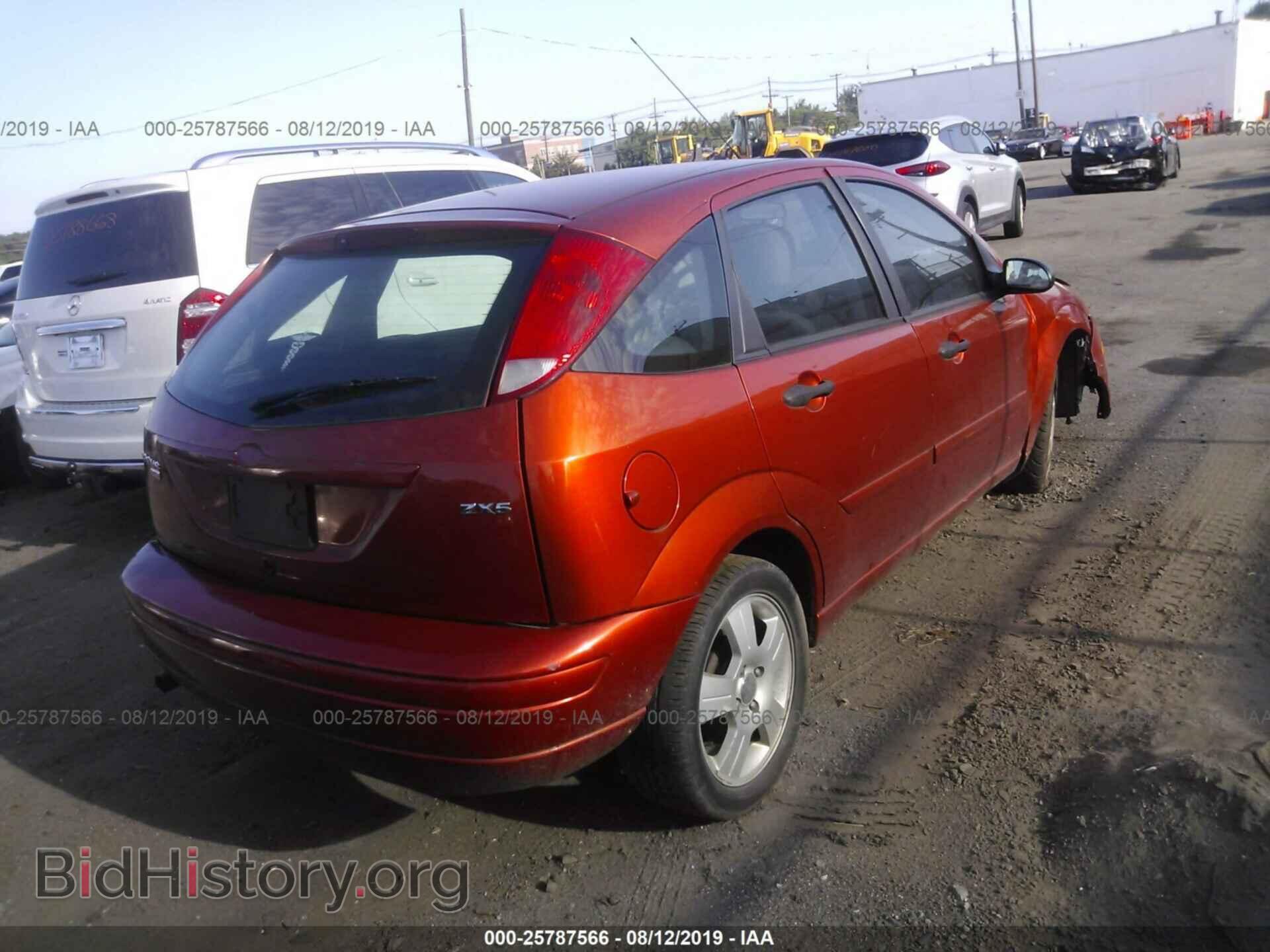2005 FORD FOCUS - VIN: 3FAFP37N75R112963 - Фото 4