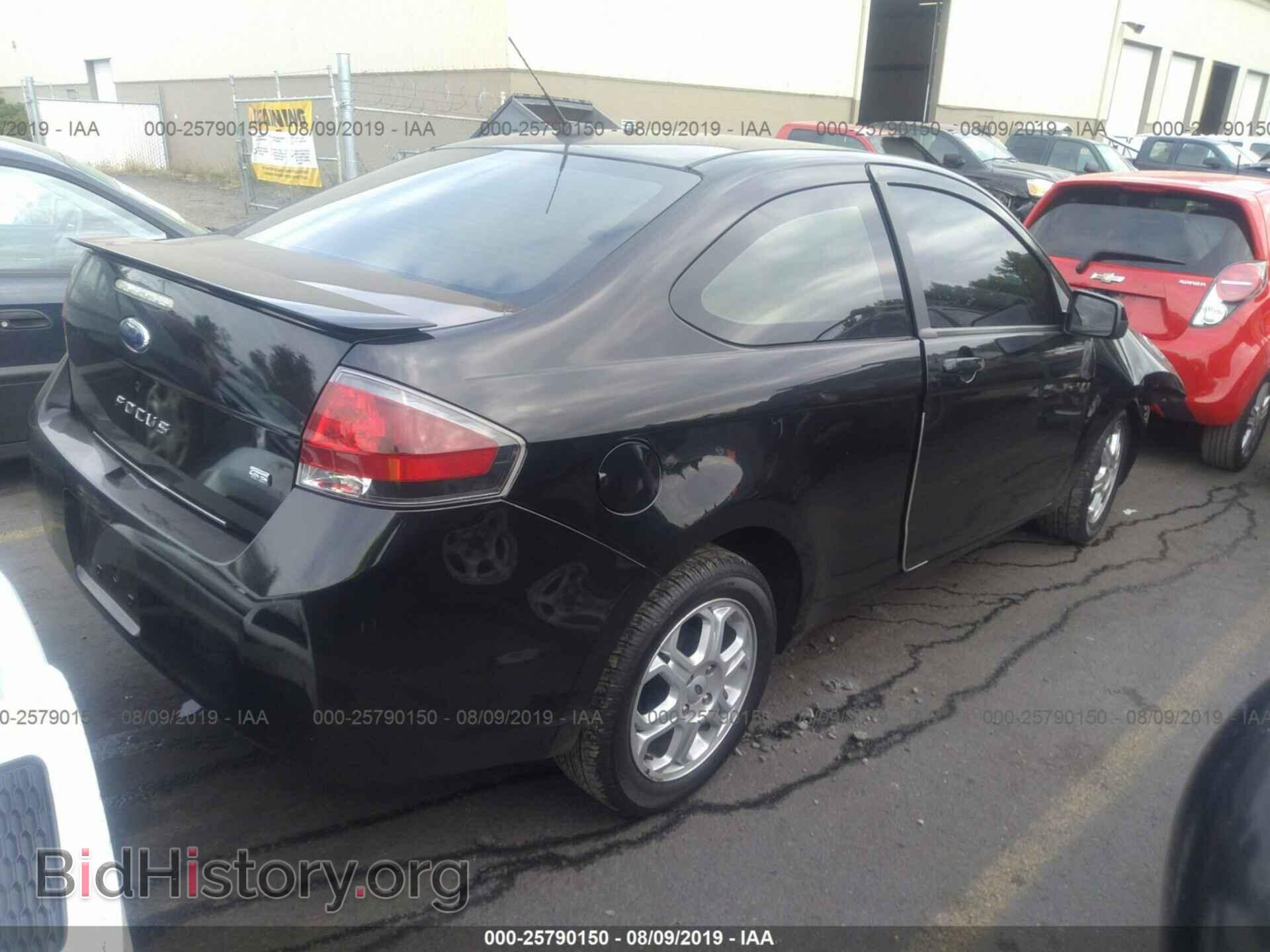 2009 FORD FOCUS - VIN: 1FAHP32N99W155820 - Photo 4