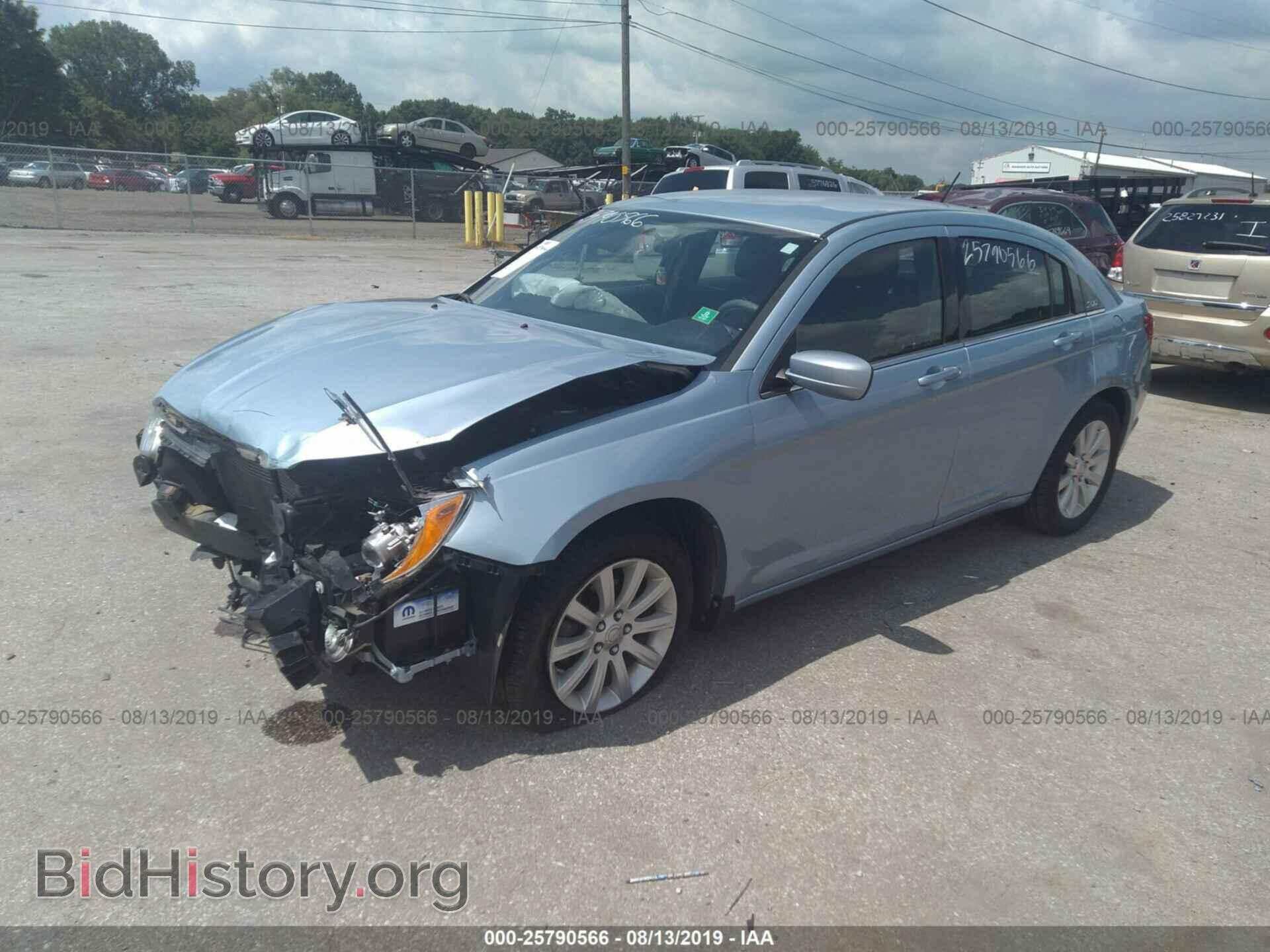 2013 CHRYSLER 200 - VIN: 1C3CCBBB7DN550193 - Фото 2