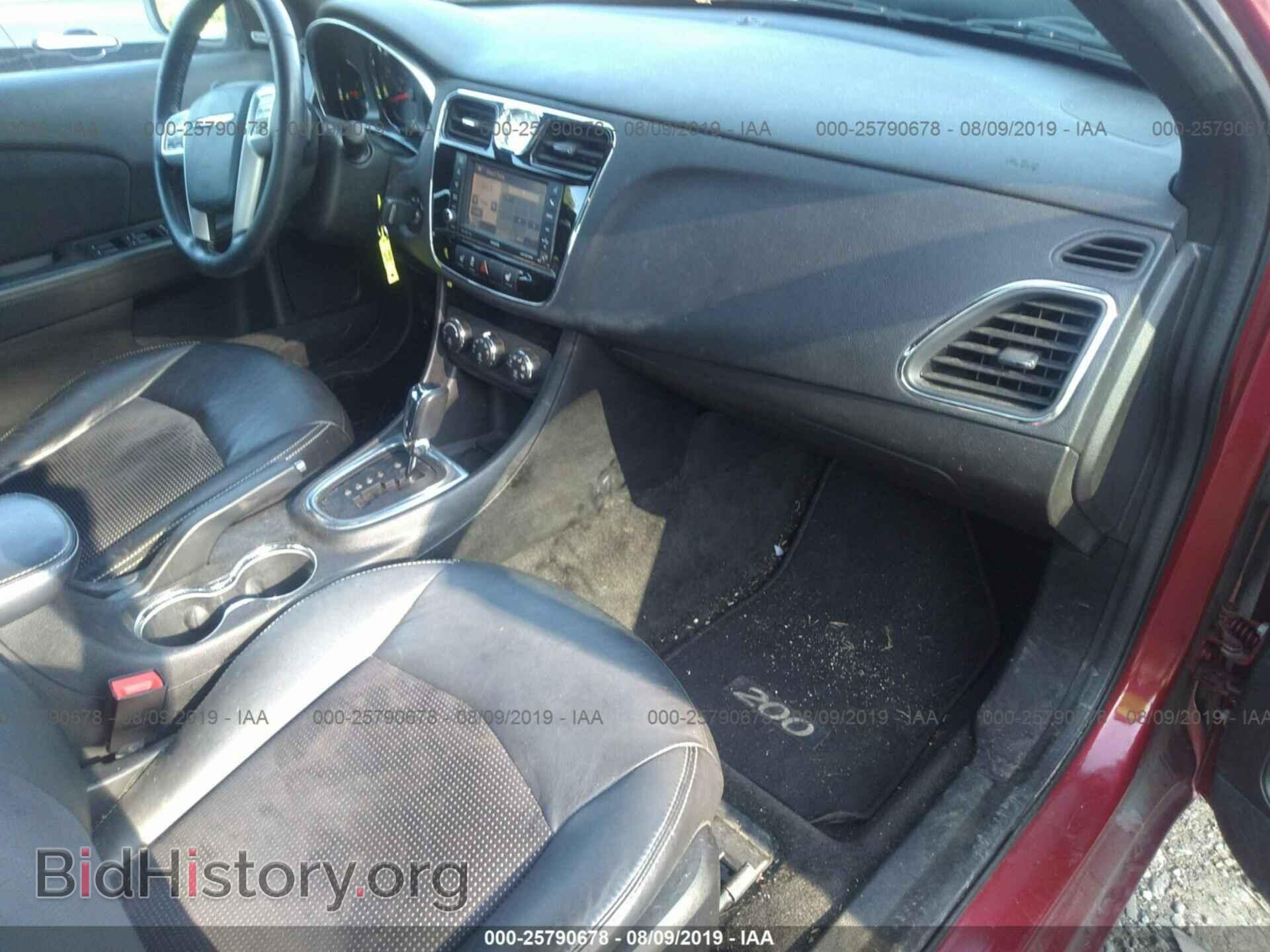 2011 CHRYSLER 200 - VIN: 1C3BC8FG4BN572167 - Фото 5