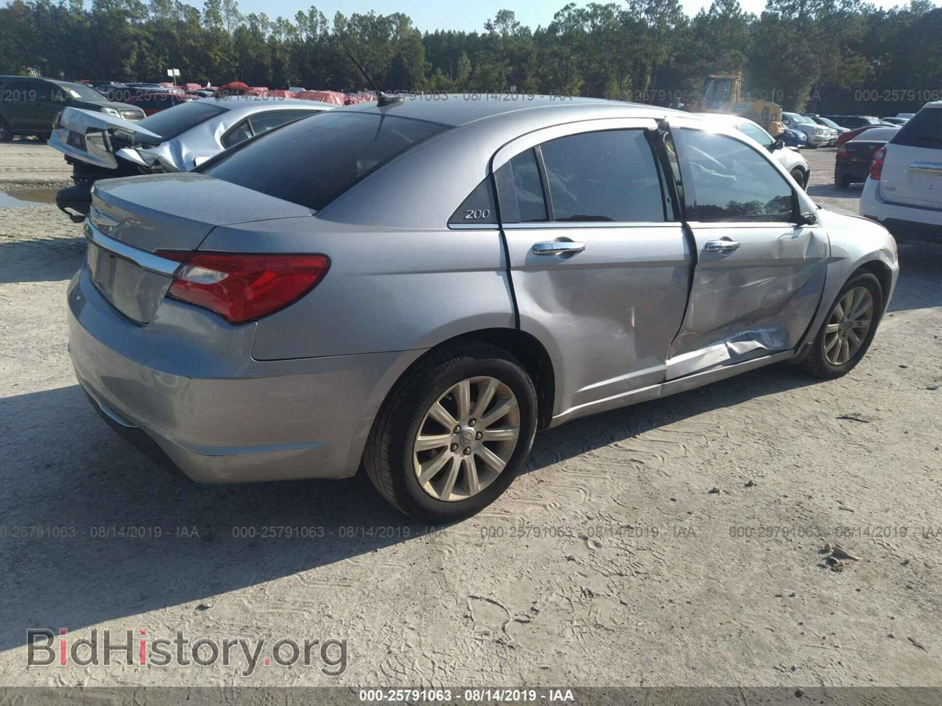 2013 CHRYSLER 200 - VIN: 1C3CCBCGXDN509986 - Фото 4
