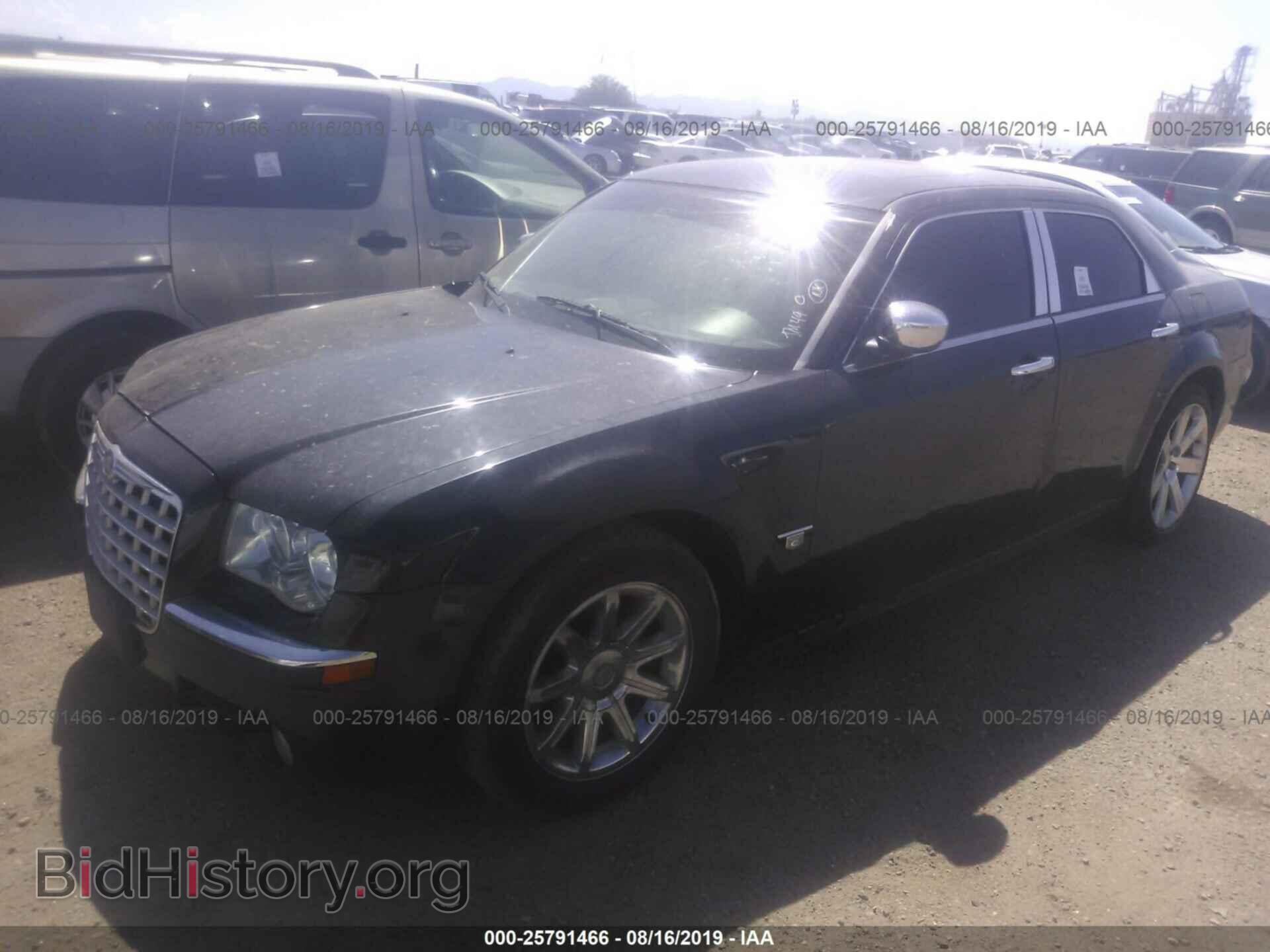 2006 CHRYSLER 300C - VIN: 2C3KA63H86H371474 - Фото 2