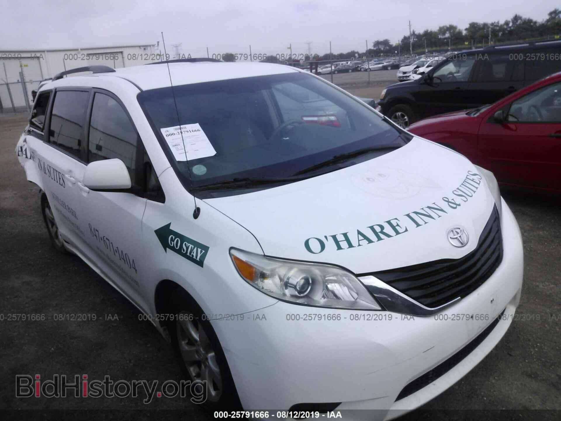 Photo 5TDKK3DC1CS238160 - TOYOTA SIENNA 2012