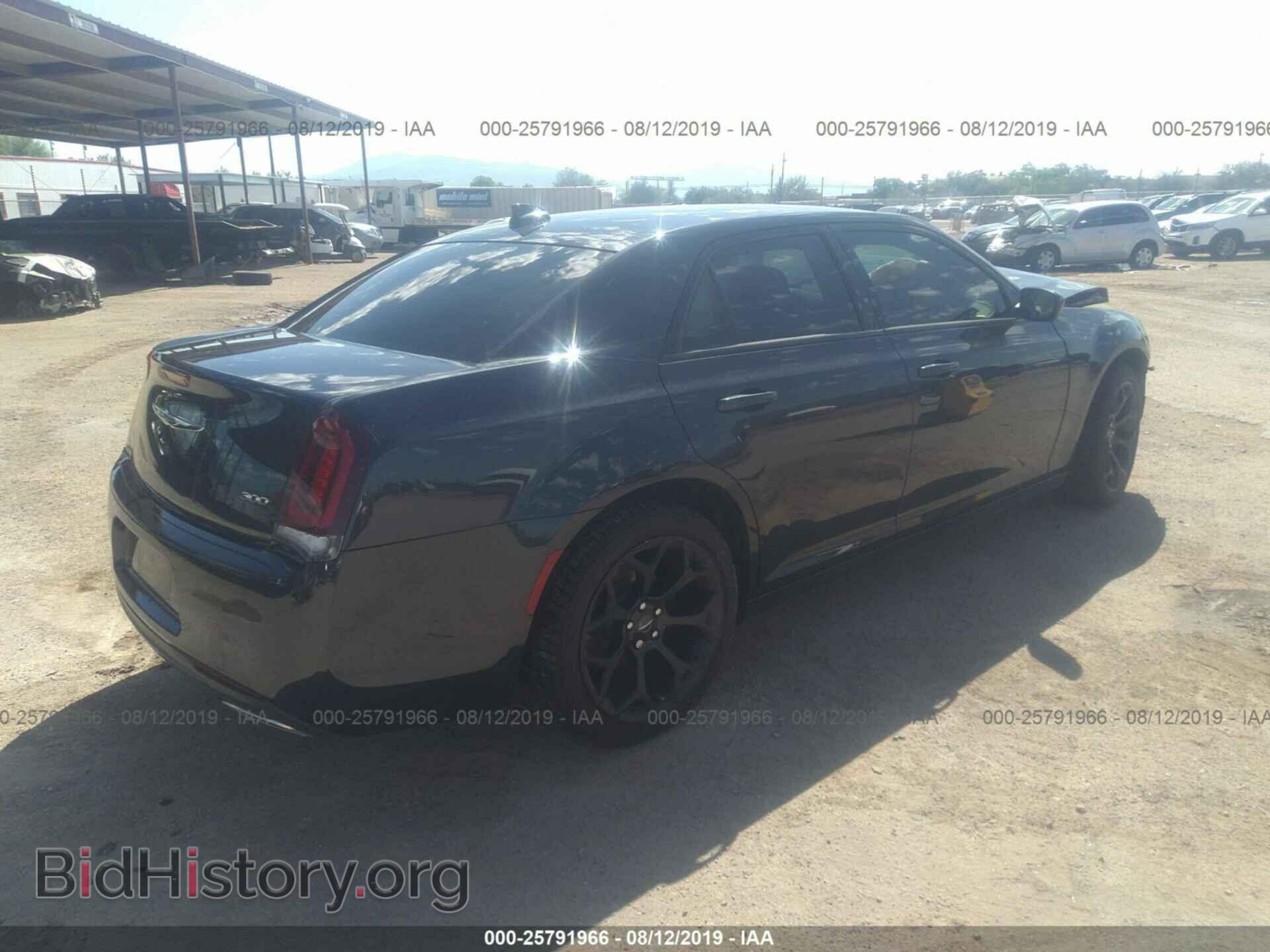 2019 CHRYSLER 300 - VIN: 2C3CCAAG9KH579630 - Фото 4