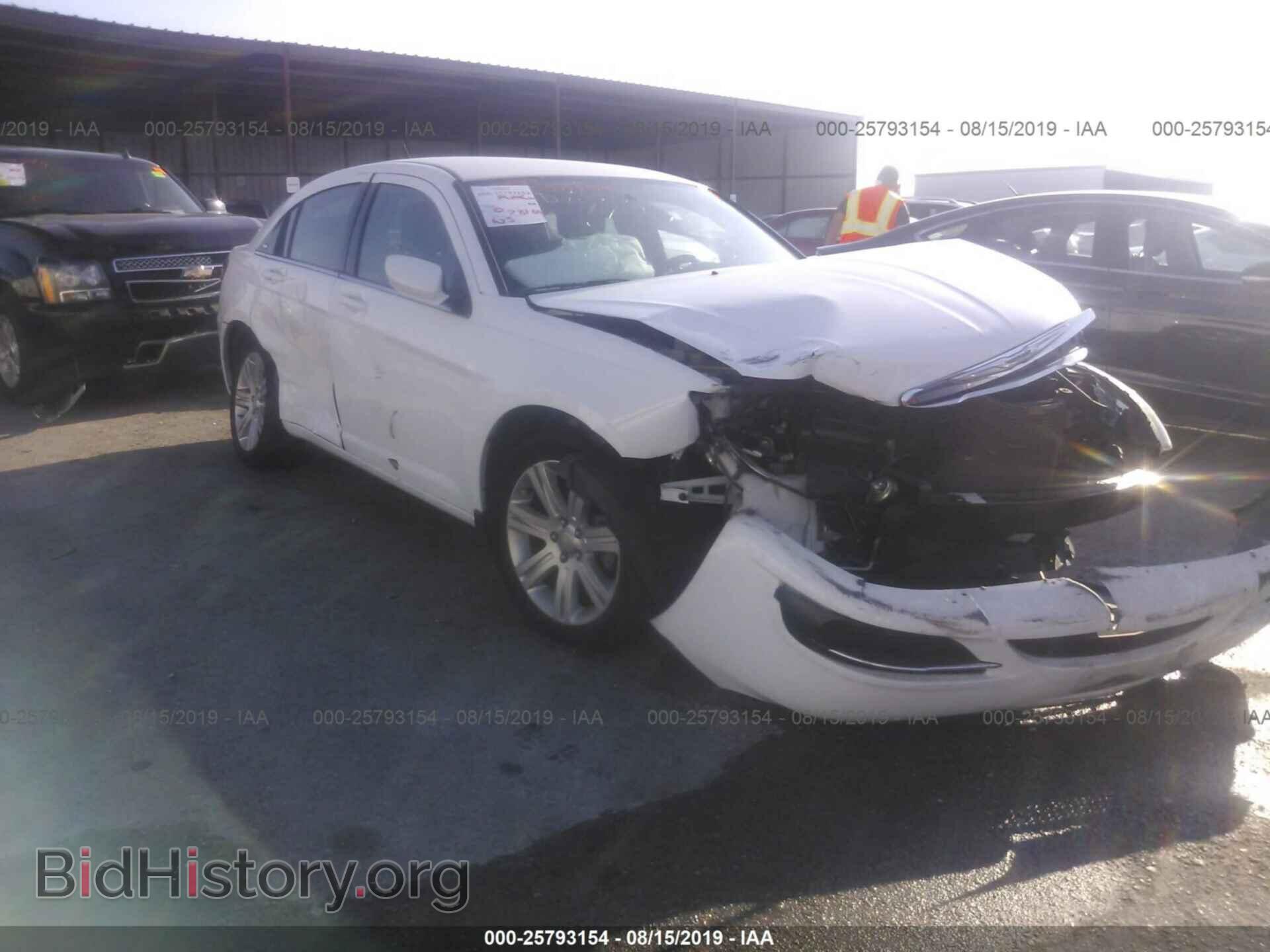 Photo 1C3CCBBB3DN684988 - CHRYSLER 200 2013